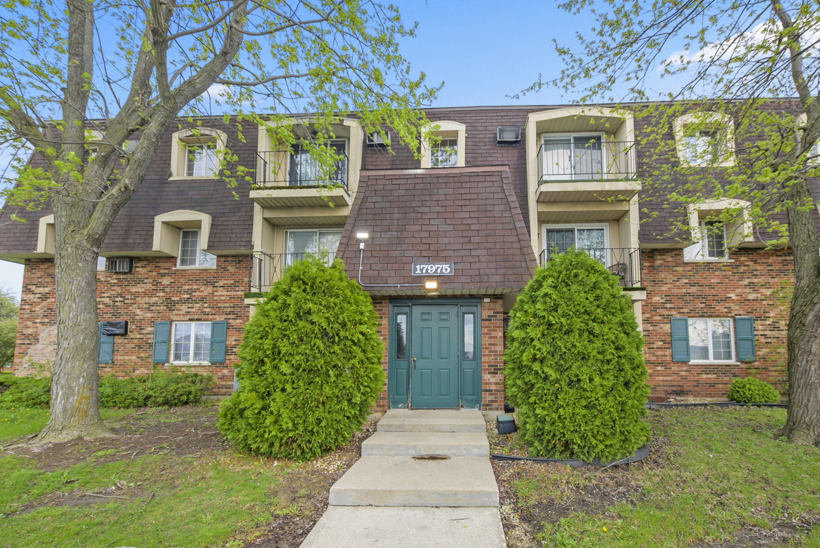 17975 Huntleigh Court Unit: 301