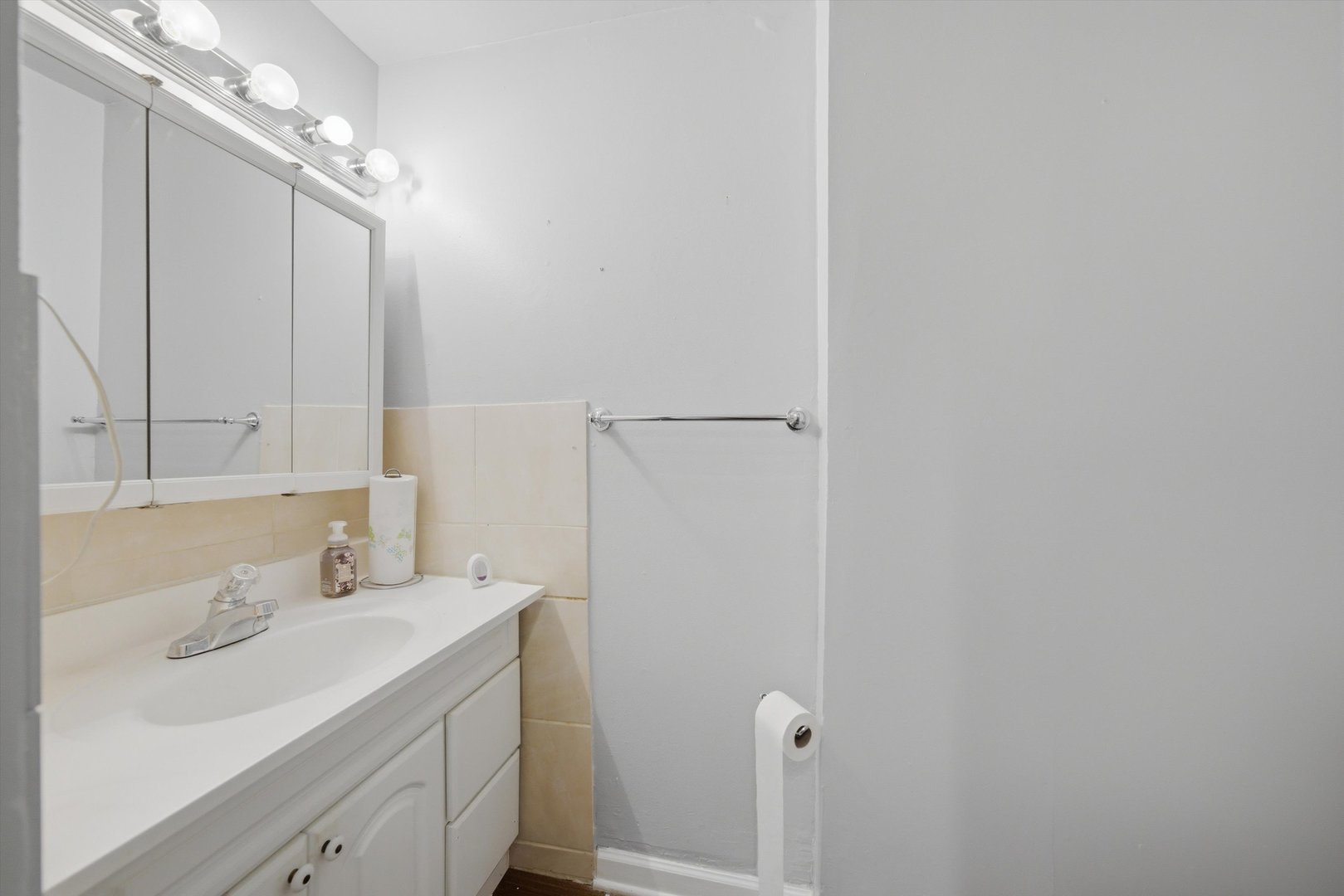 6950 S CREGIER Avenue Unit: I