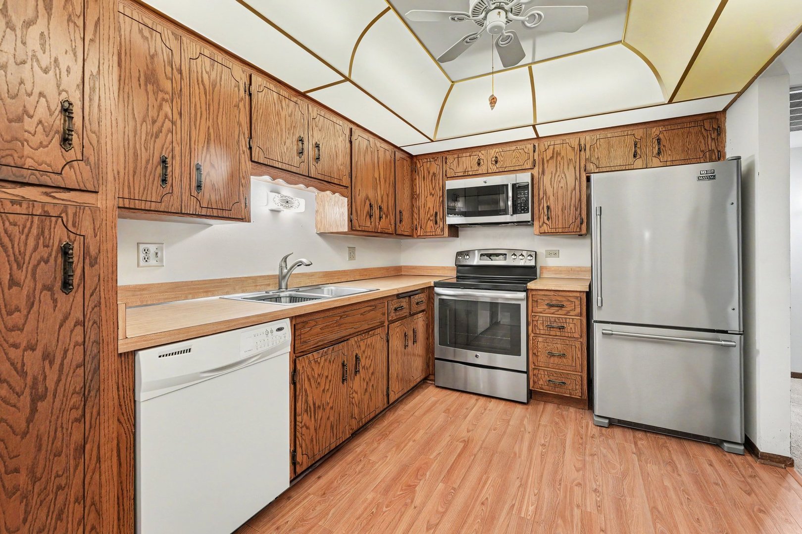 2440 186th Street Unit: H3