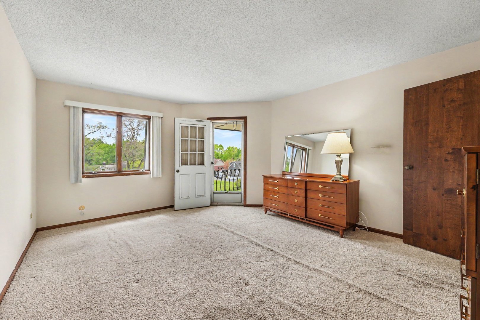 2440 186th Street Unit: H3