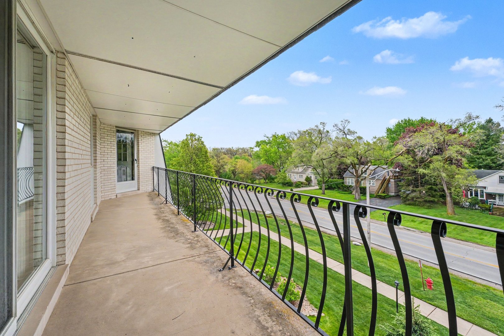 2440 186th Street Unit: H3
