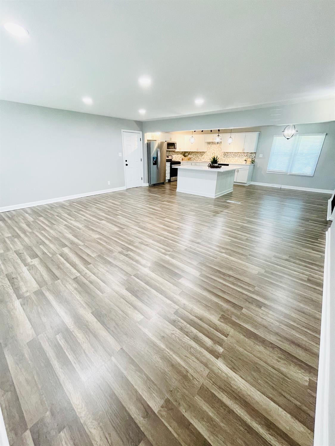 346 W 55th Place