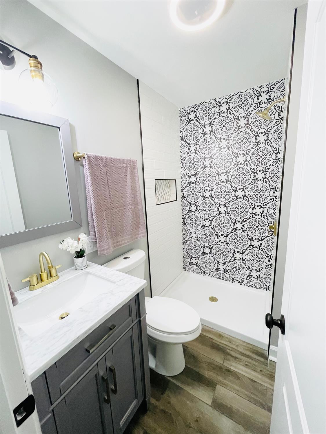 346 W 55th Place