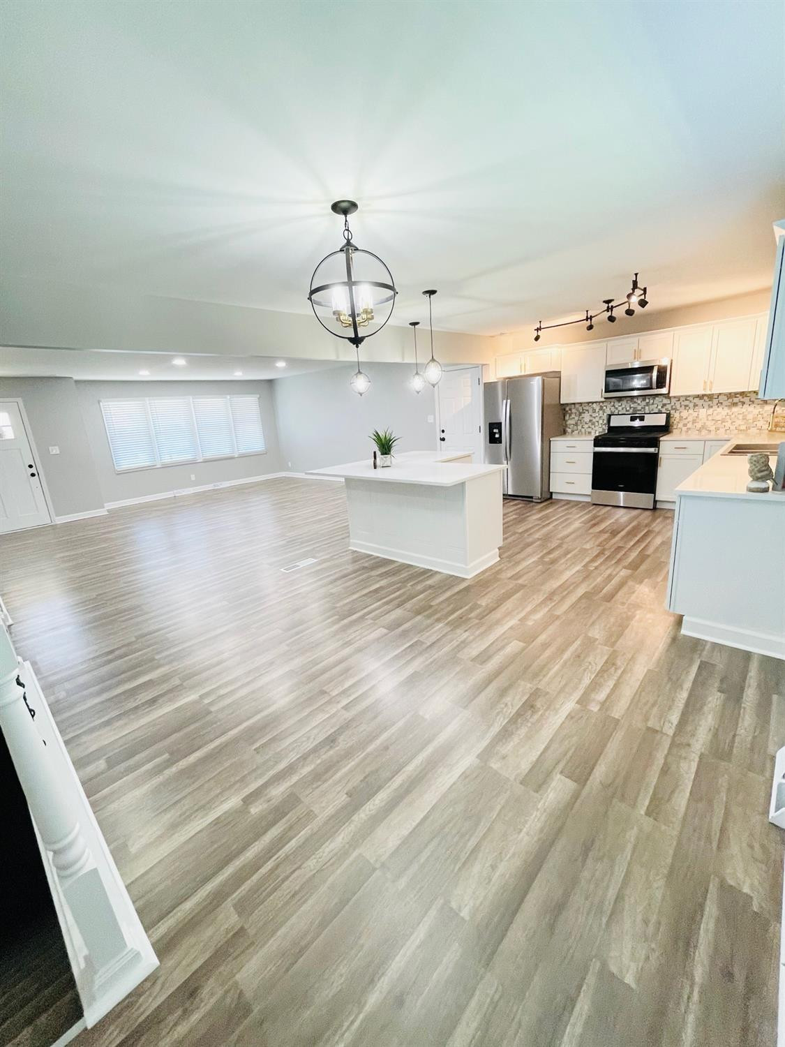 346 W 55th Place