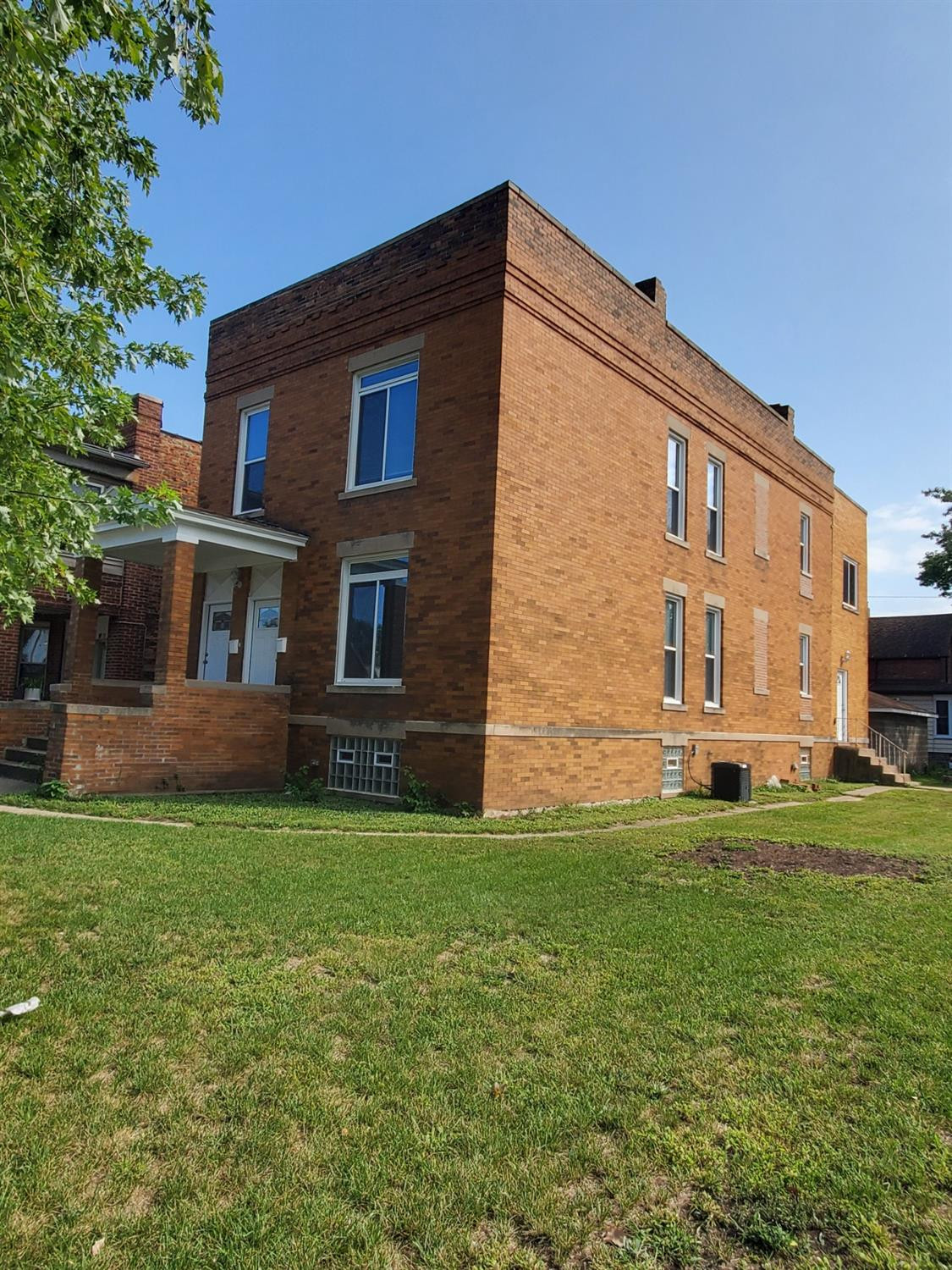 919 W 144th Street
