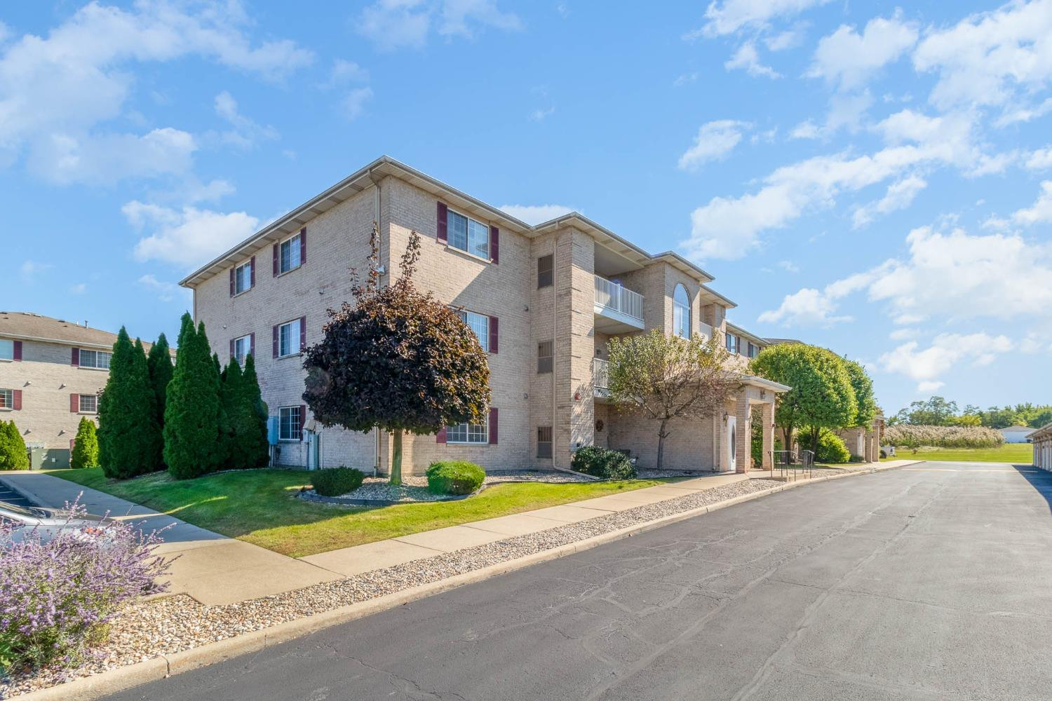 2035 W 75th Place Unit: 31