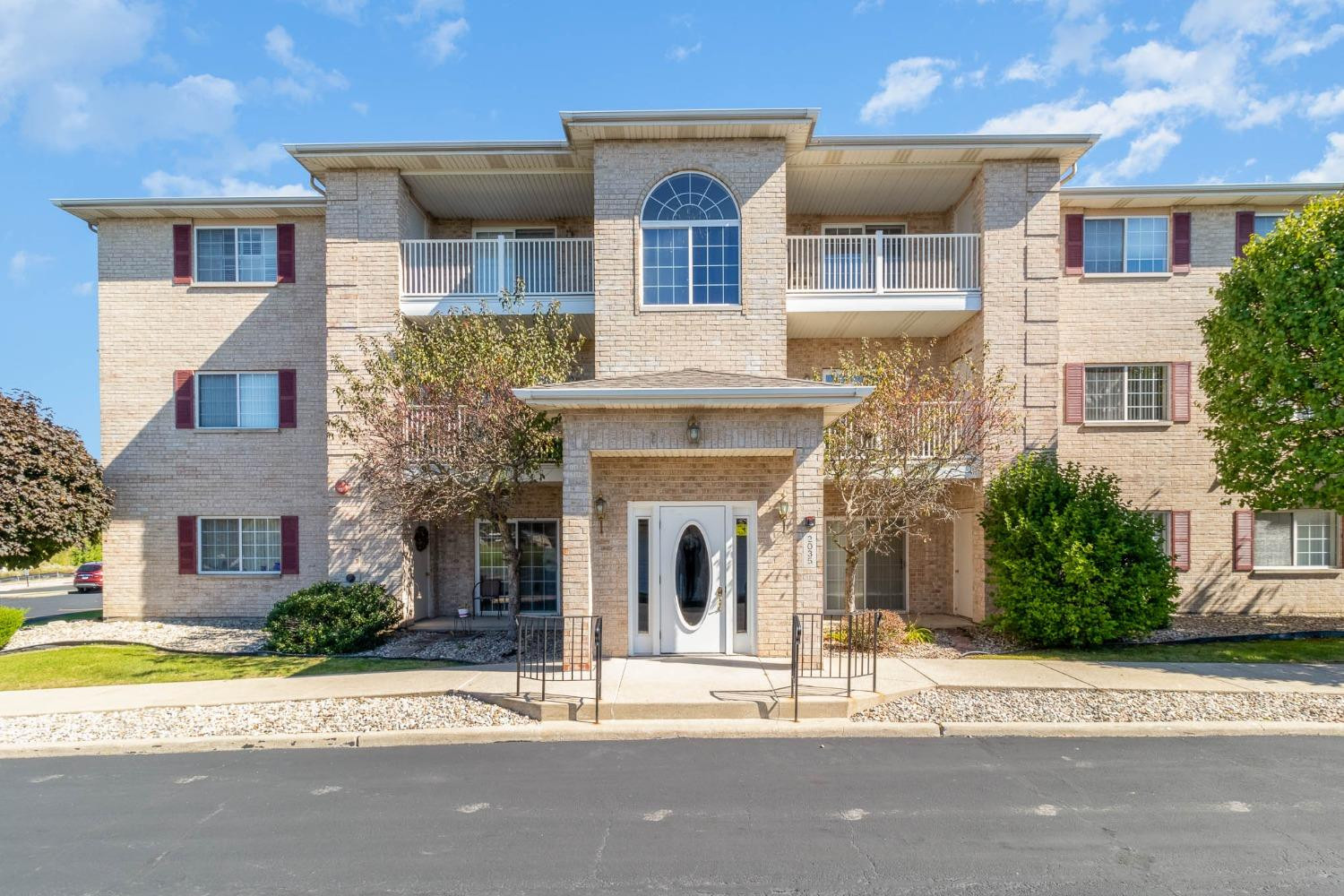 2035 W 75th Place Unit: 31