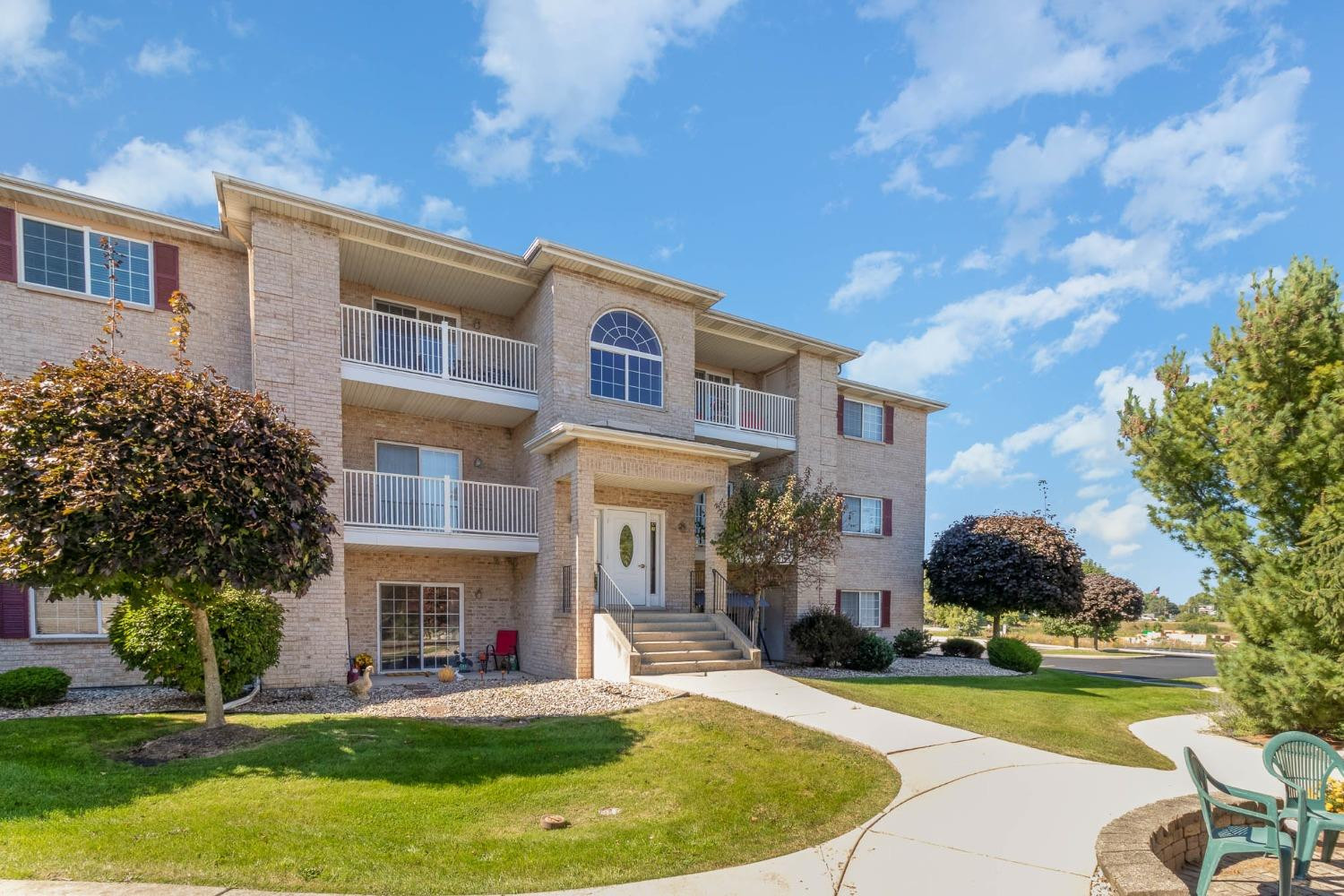 2035 W 75th Place Unit: 31
