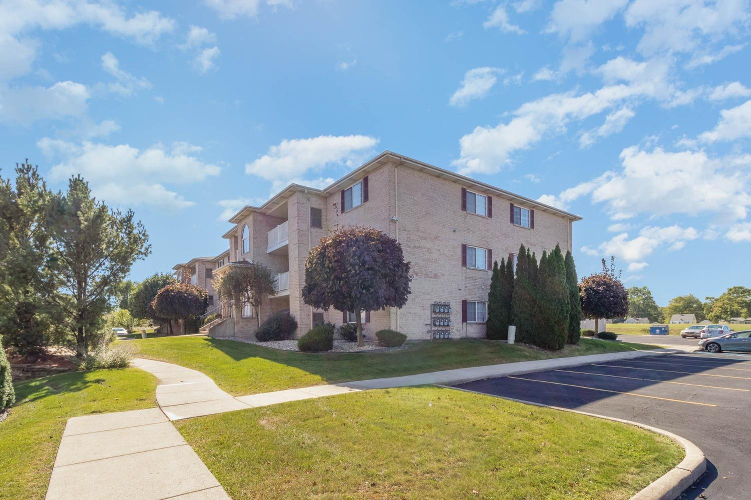 2035 W 75th Place Unit: 31