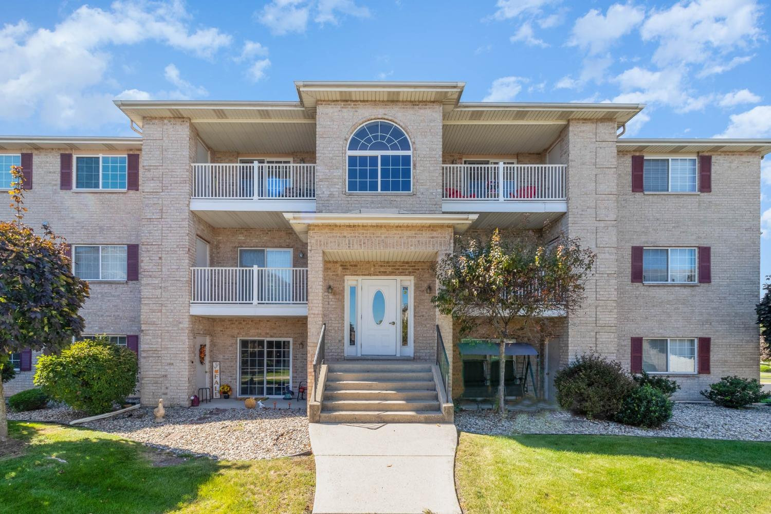 2035 W 75th Place Unit: 31