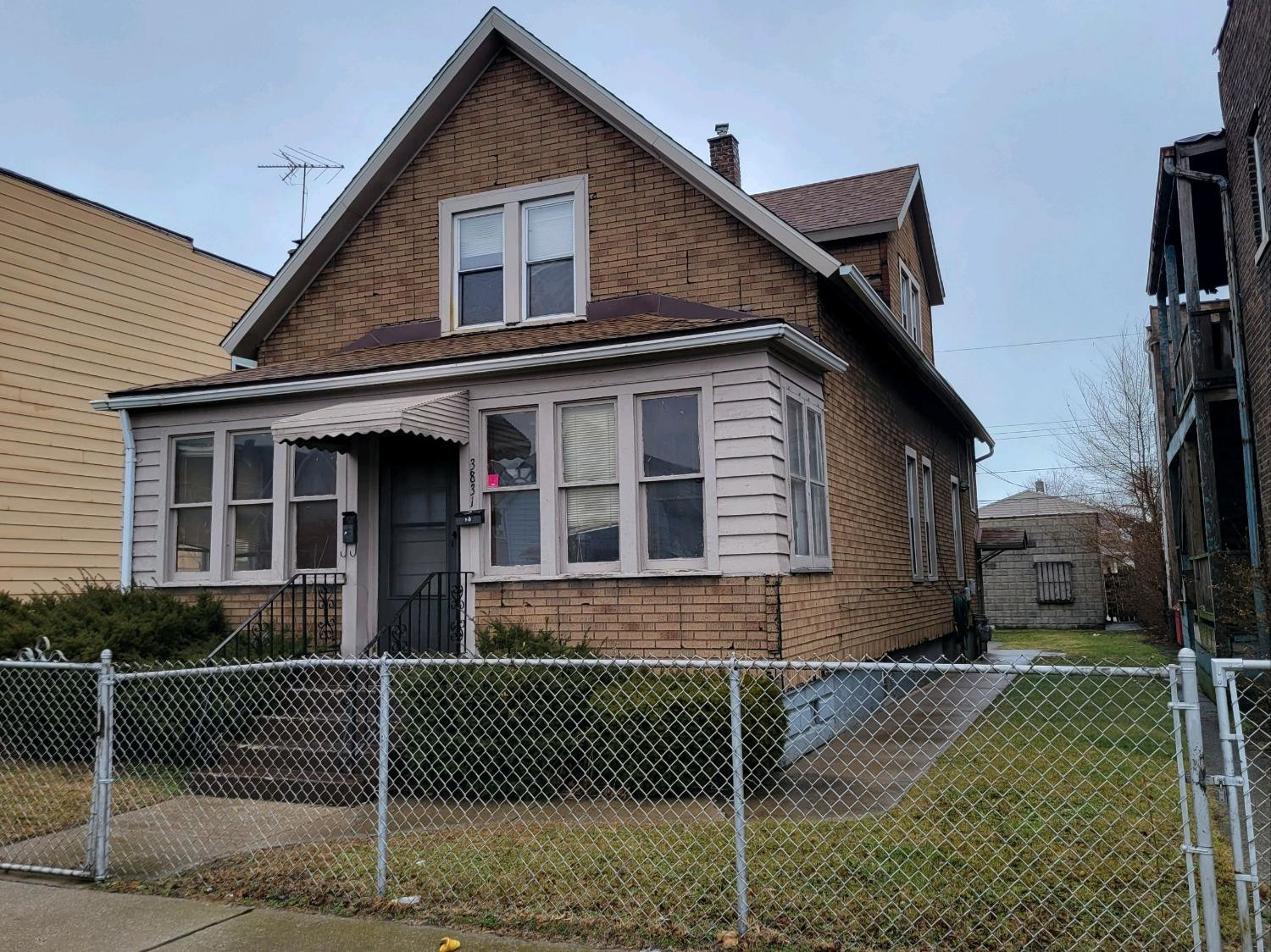 3831 Elm Street