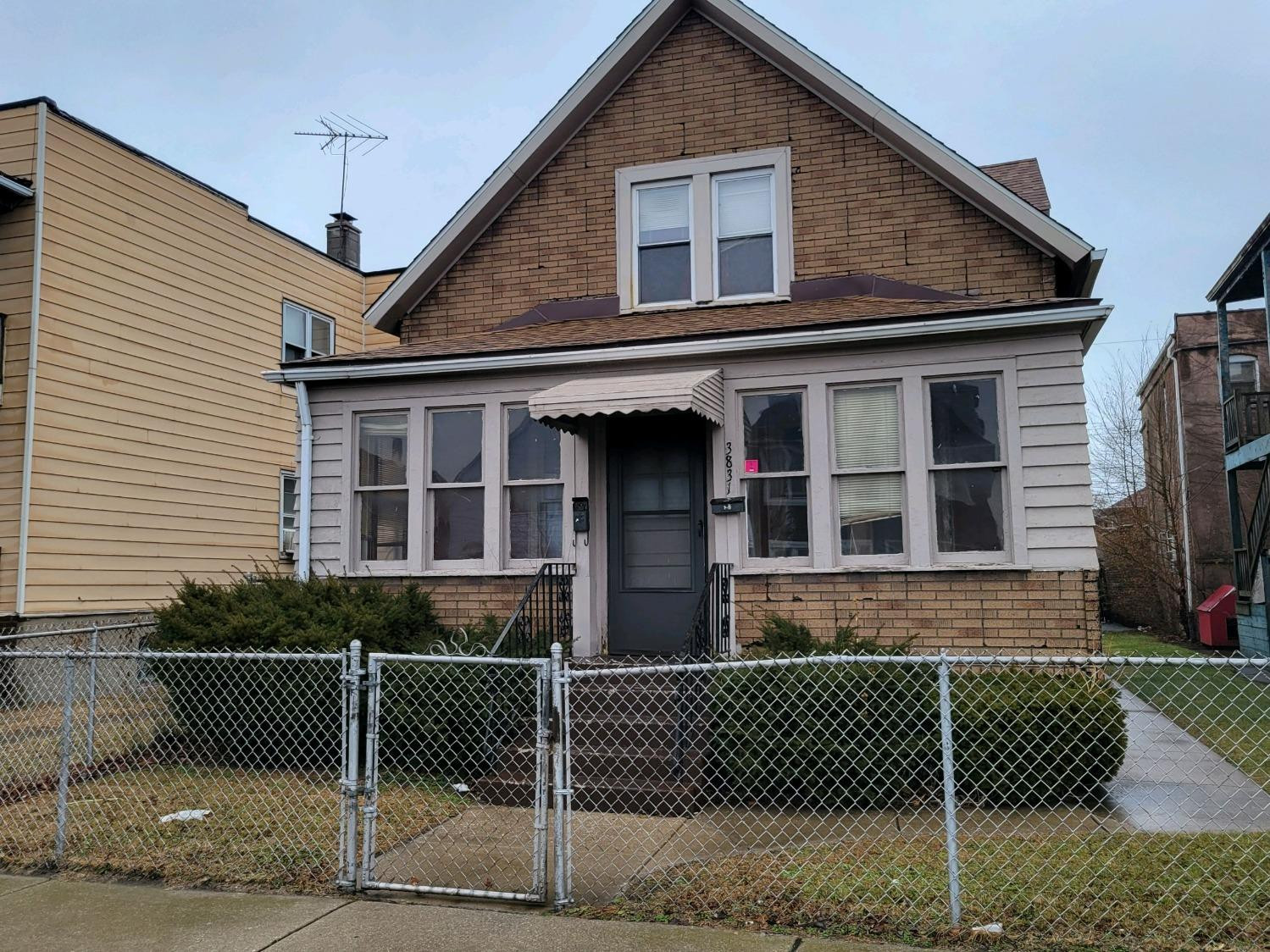 3831 Elm Street