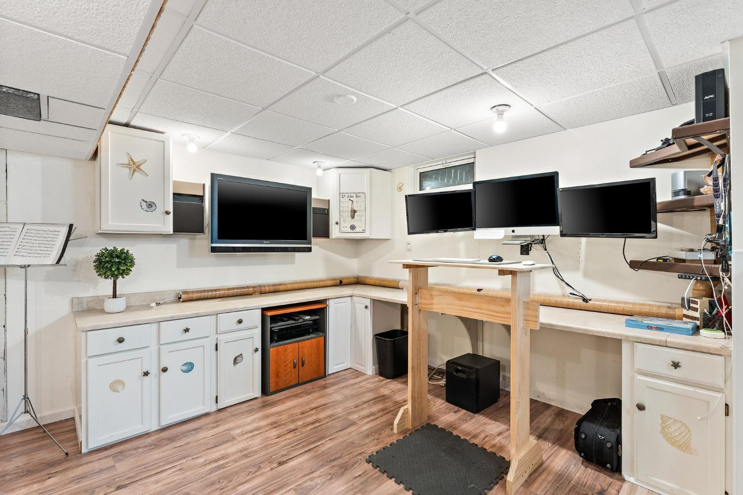 9347 Idlewild Drive