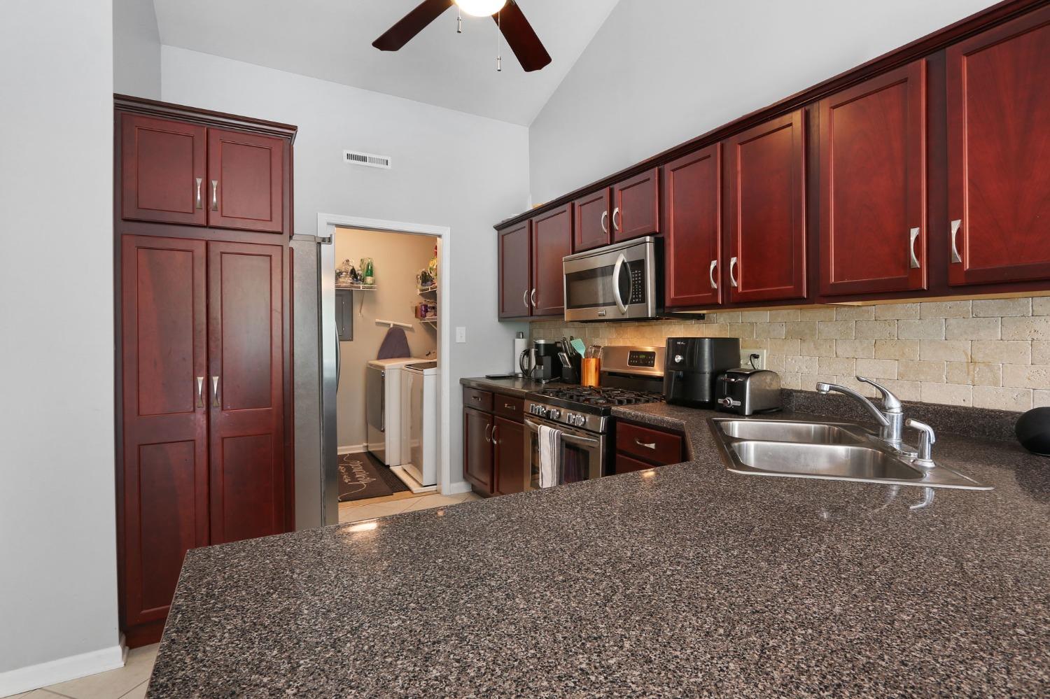 1453 Lakewood Lane Unit: 3