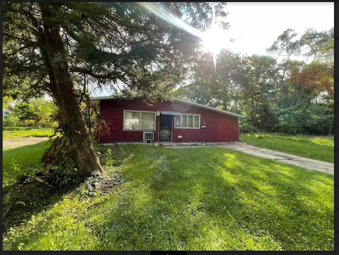 709 E 48th Place