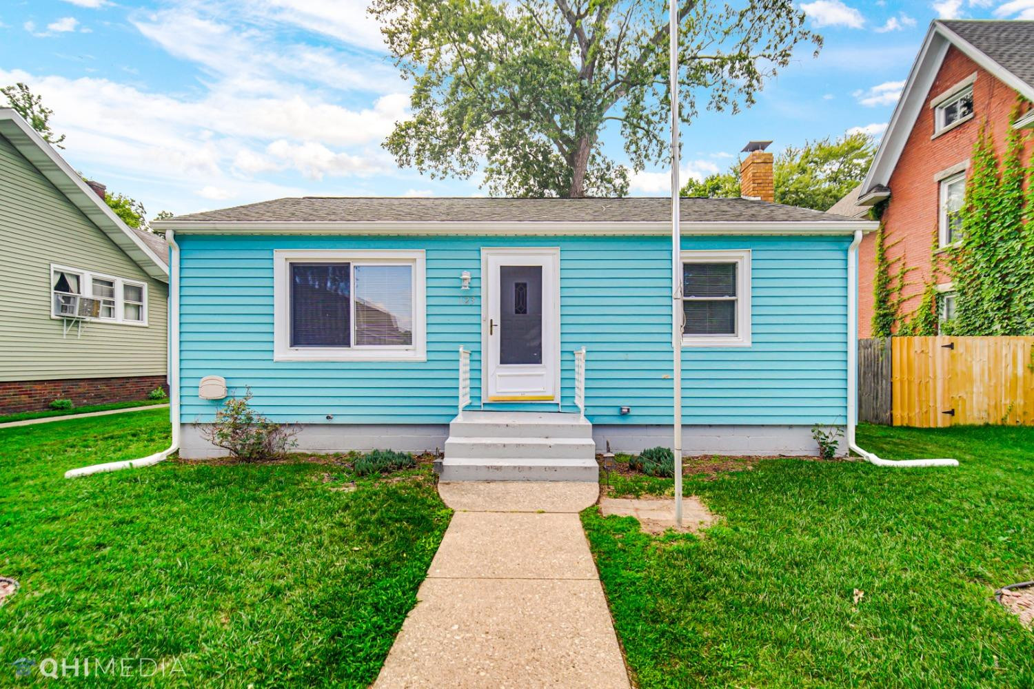 123 Esther Street