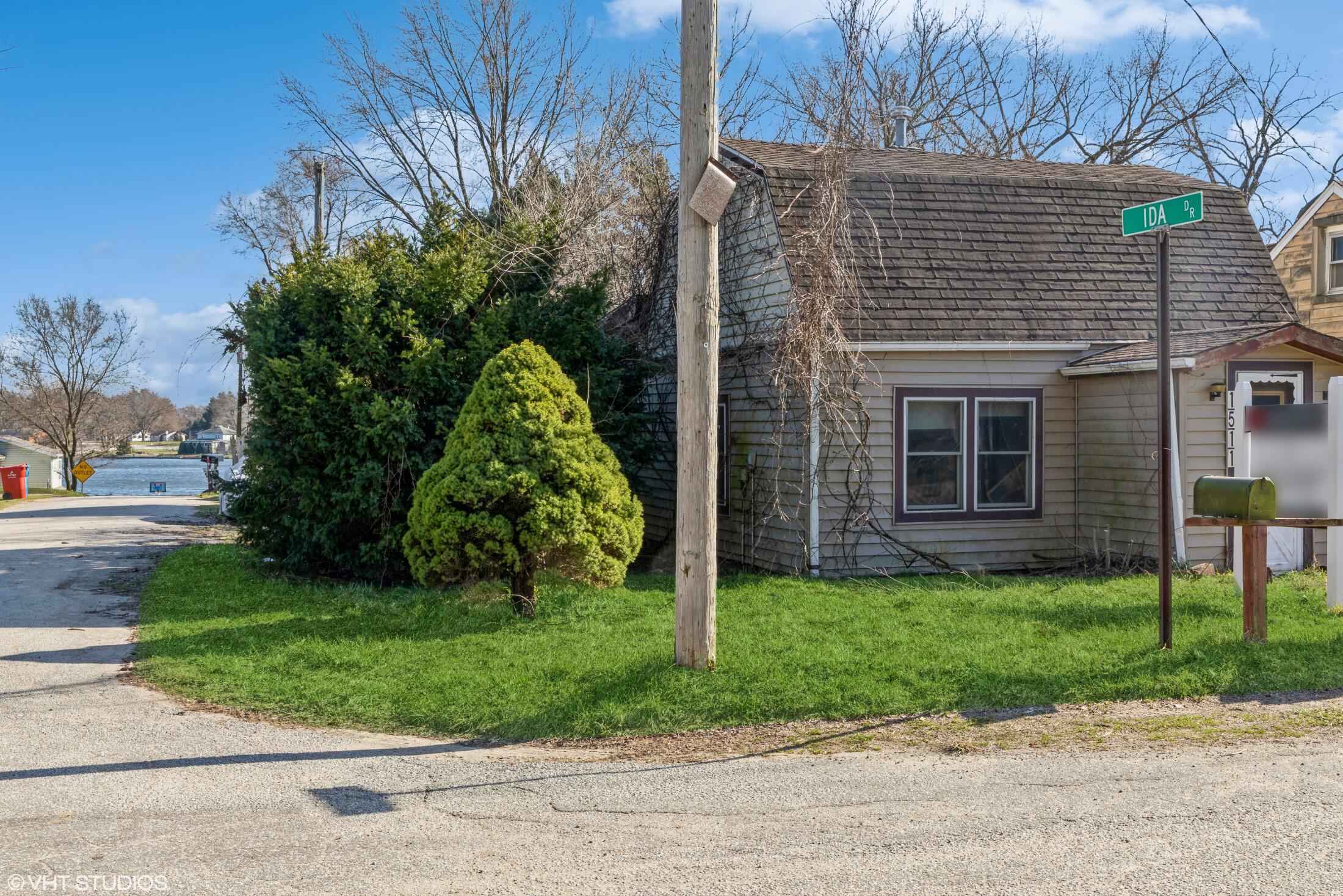 1511 N Longshore Drive