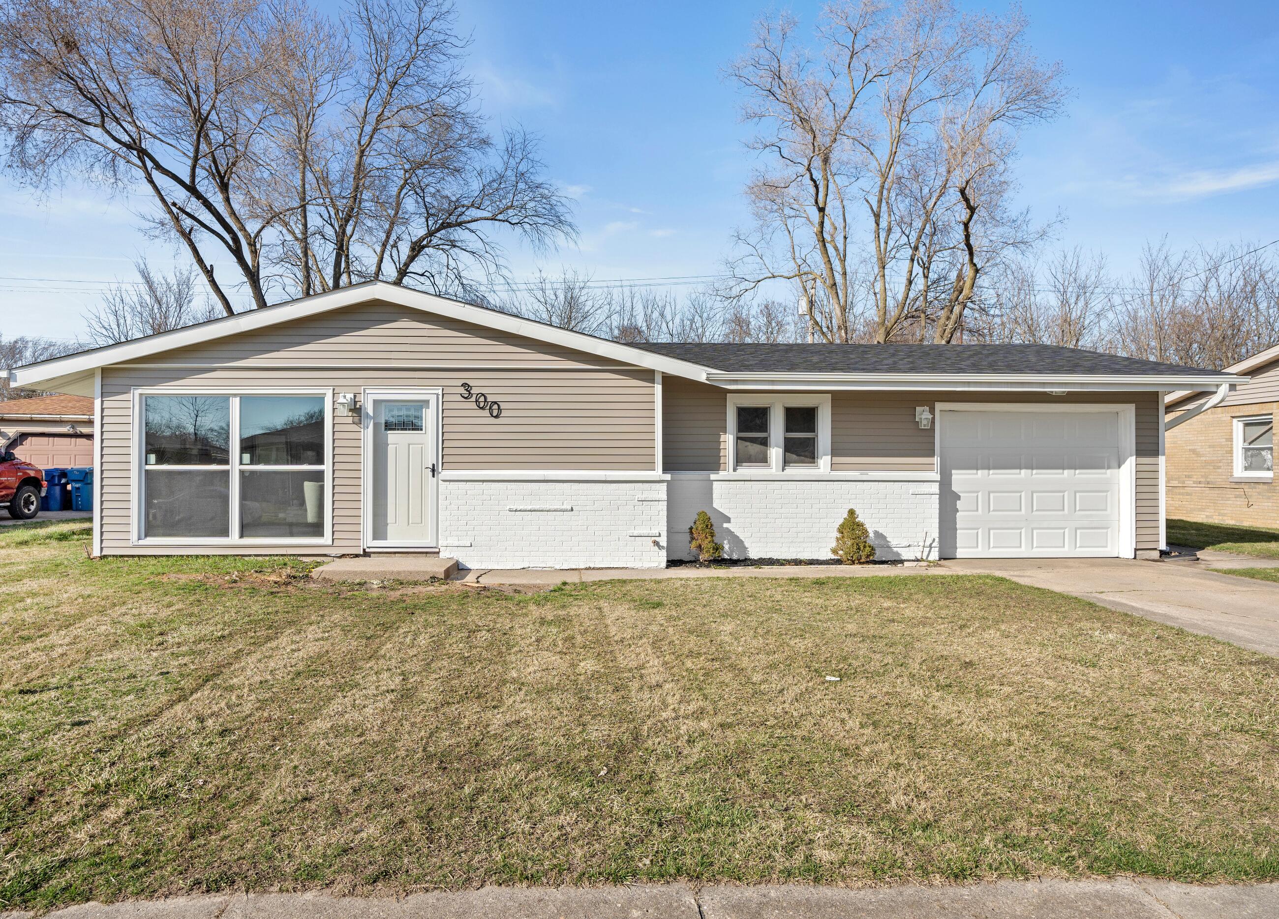 300 E 52nd Avenue