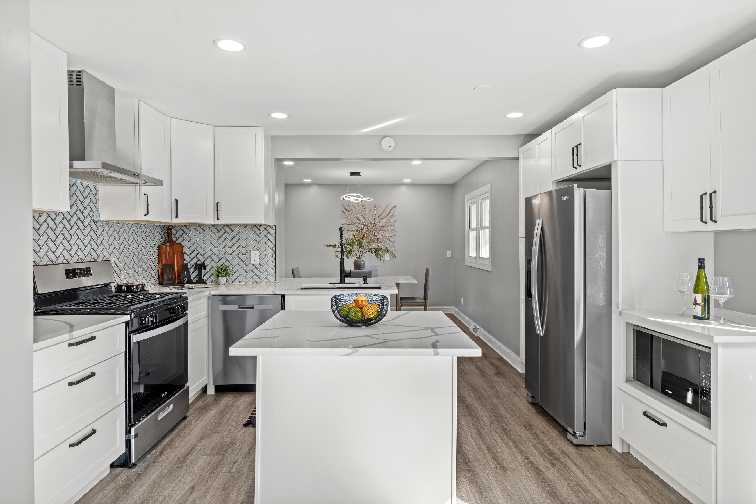 300 E 52nd Avenue