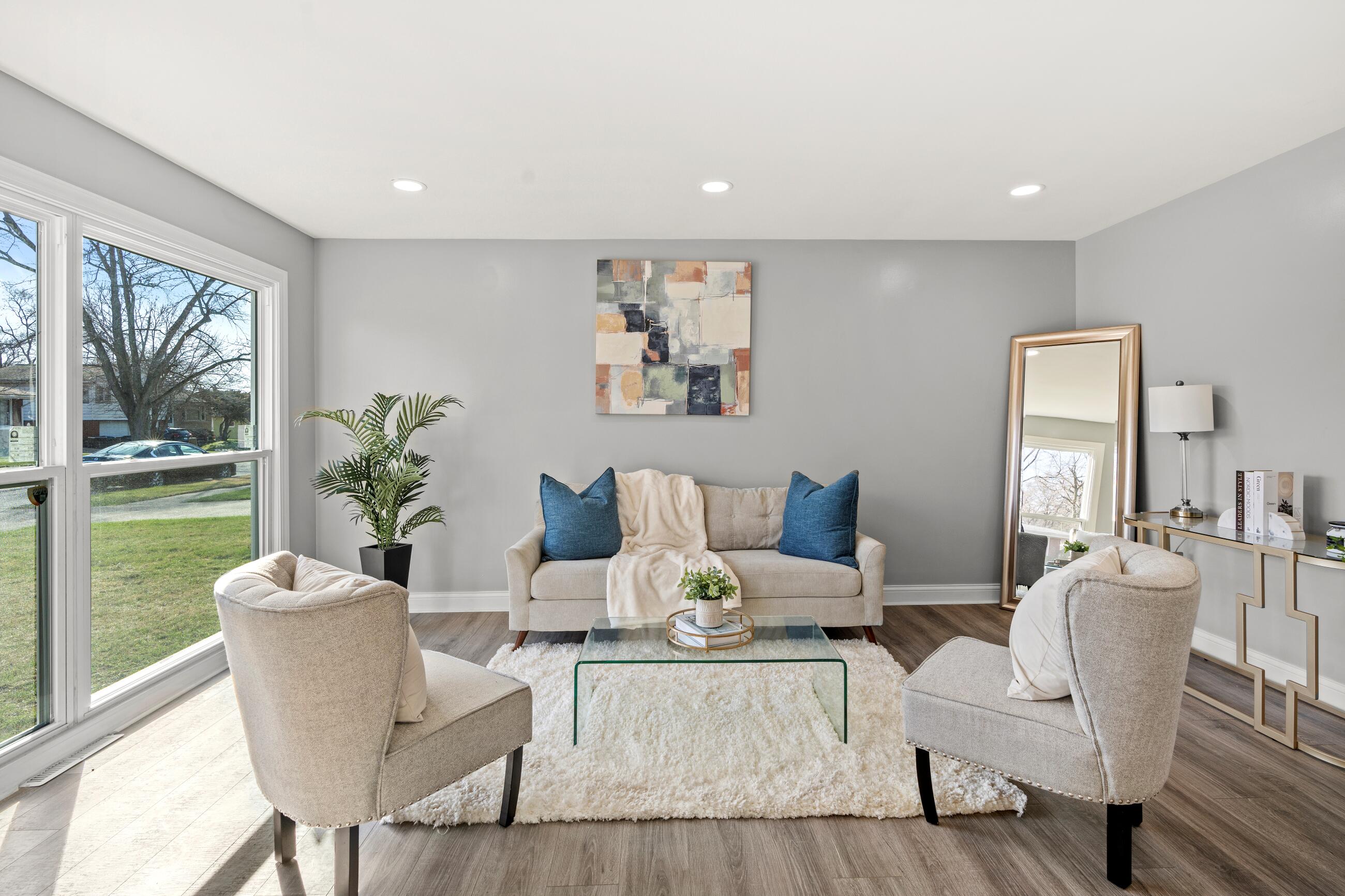 300 E 52nd Avenue