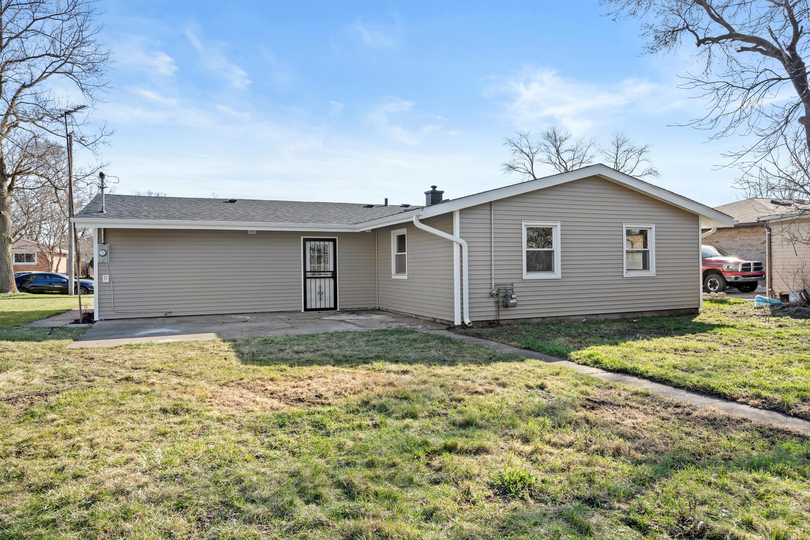 300 E 52nd Avenue