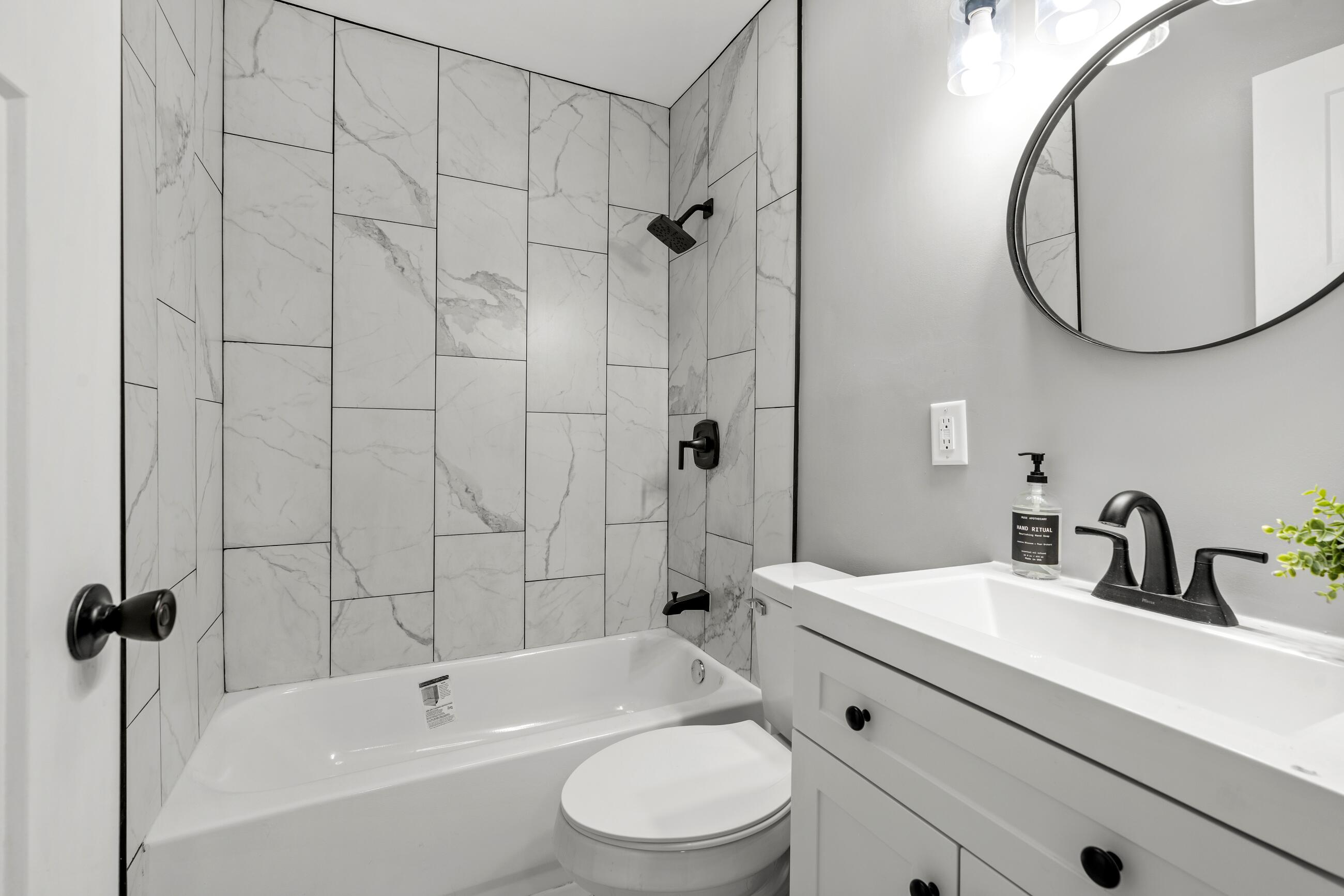 300 E 52nd Avenue