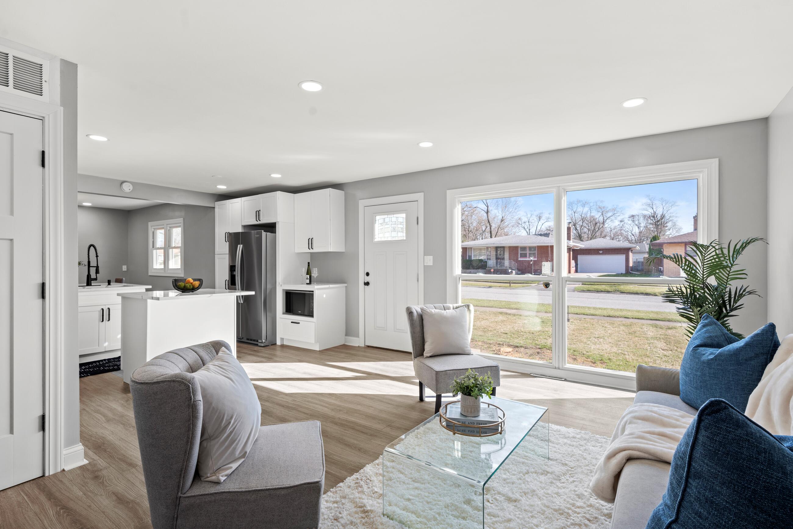 300 E 52nd Avenue