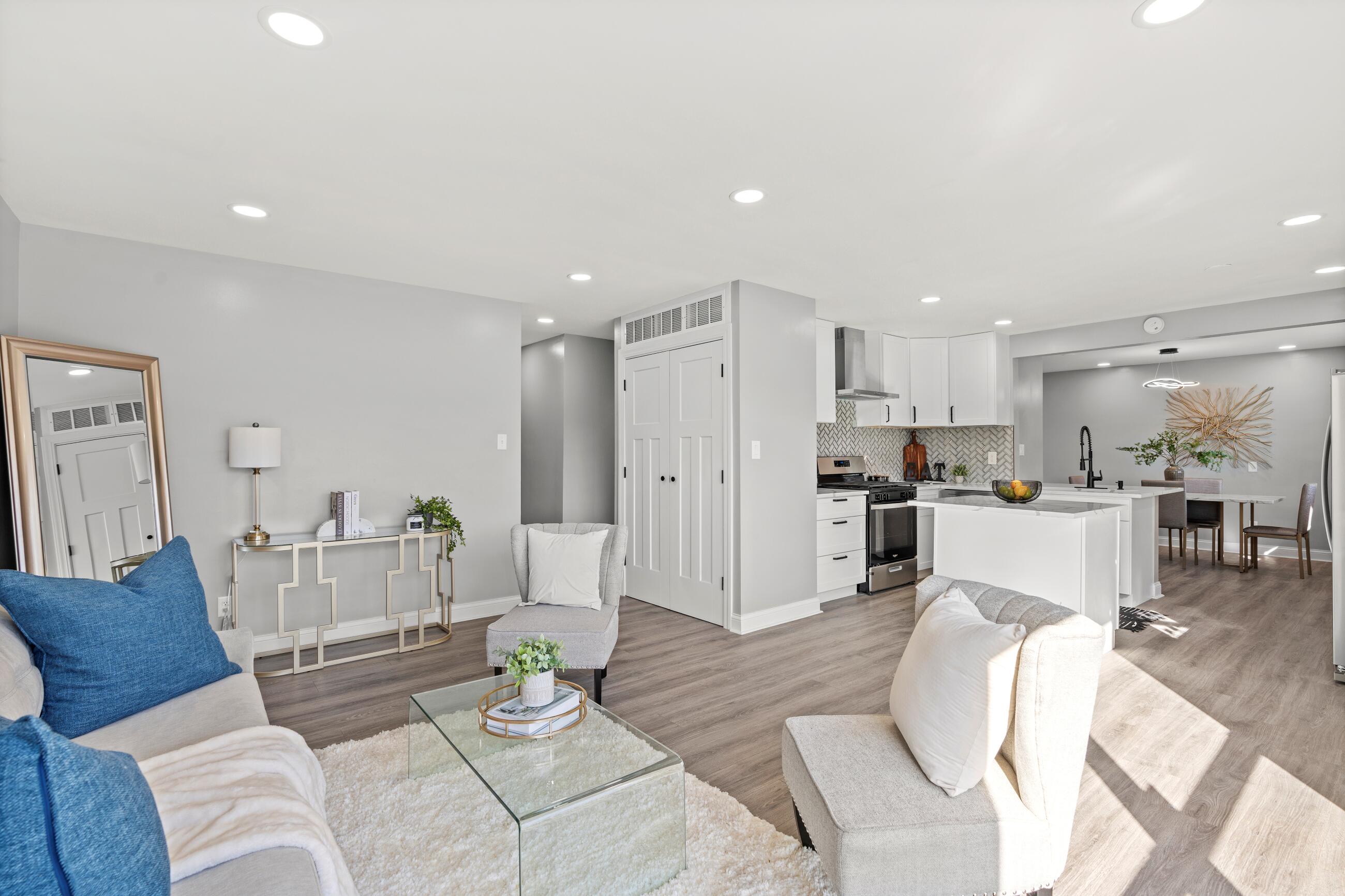 300 E 52nd Avenue