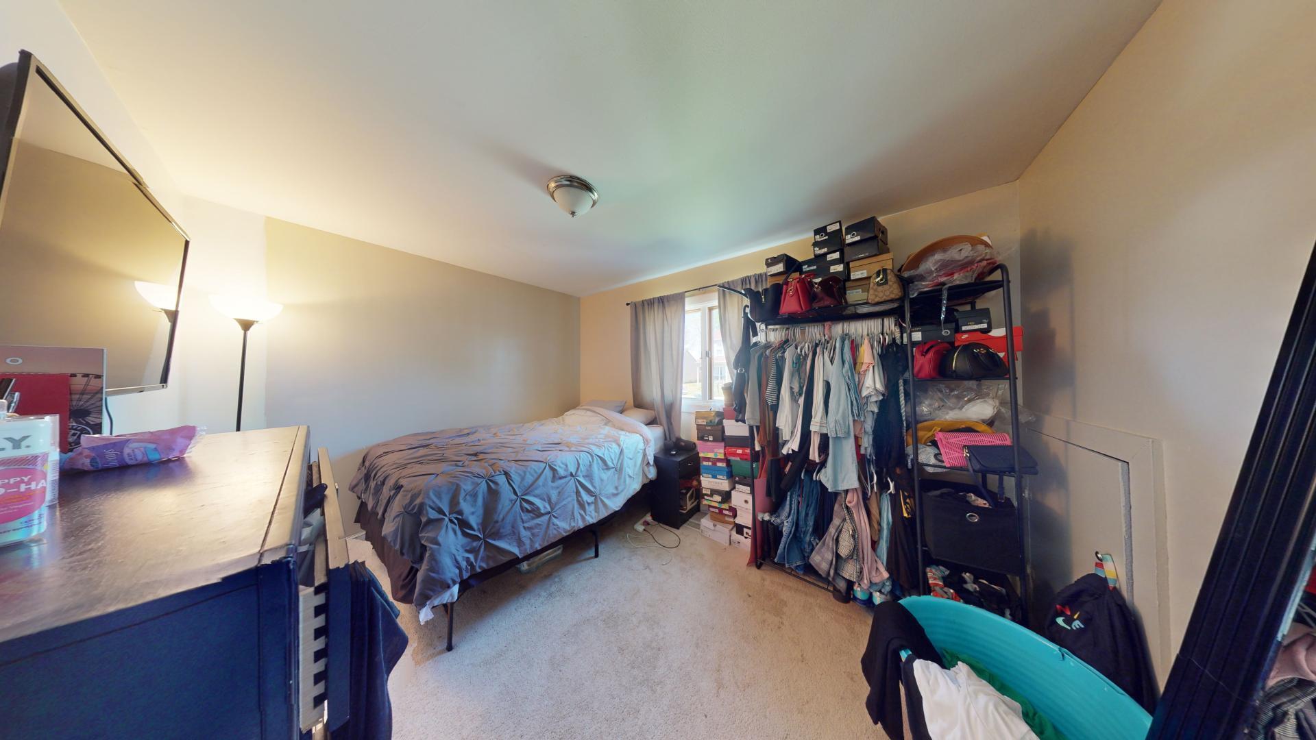 1117 W 59th Place