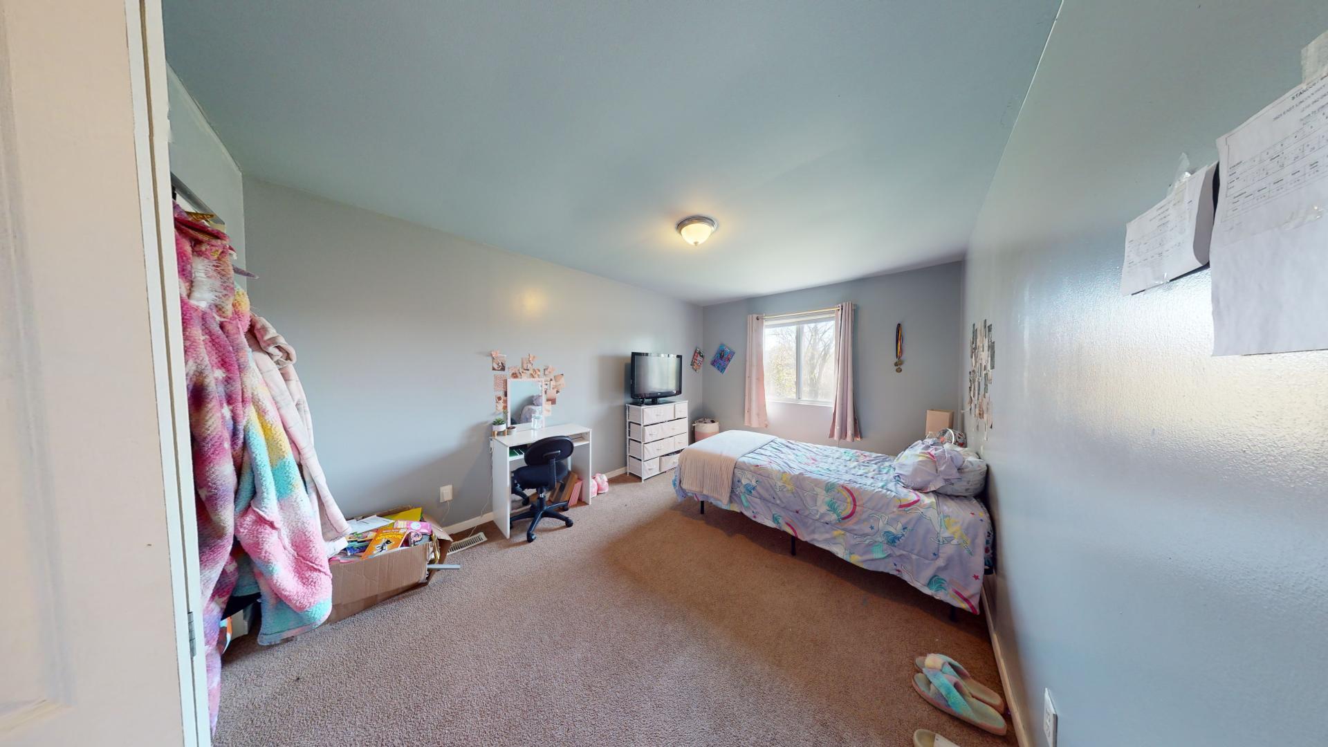 1117 W 59th Place