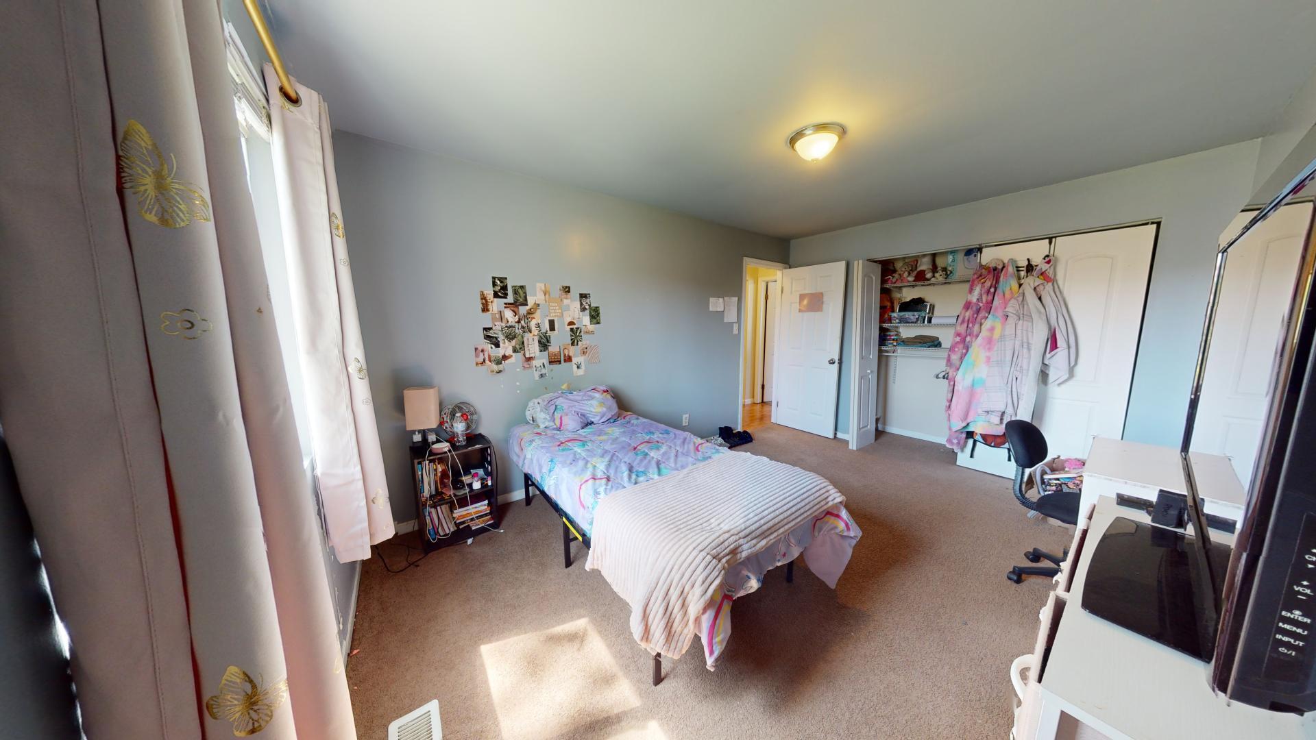 1117 W 59th Place