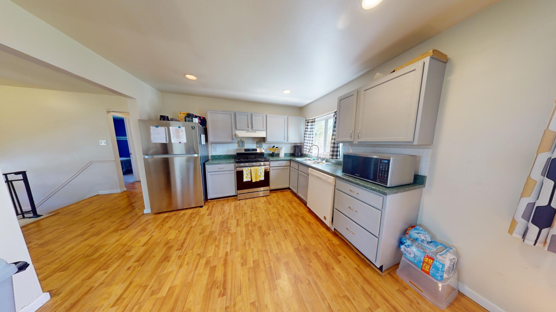 1117 W 59th Place
