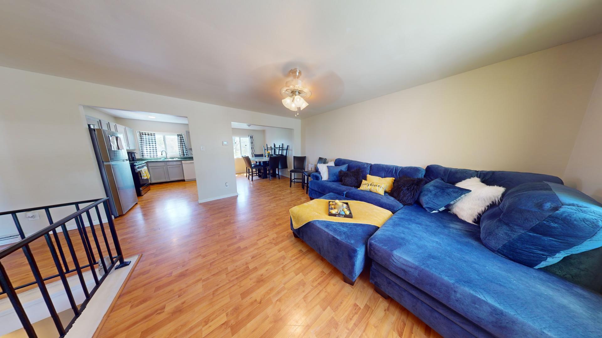 1117 W 59th Place