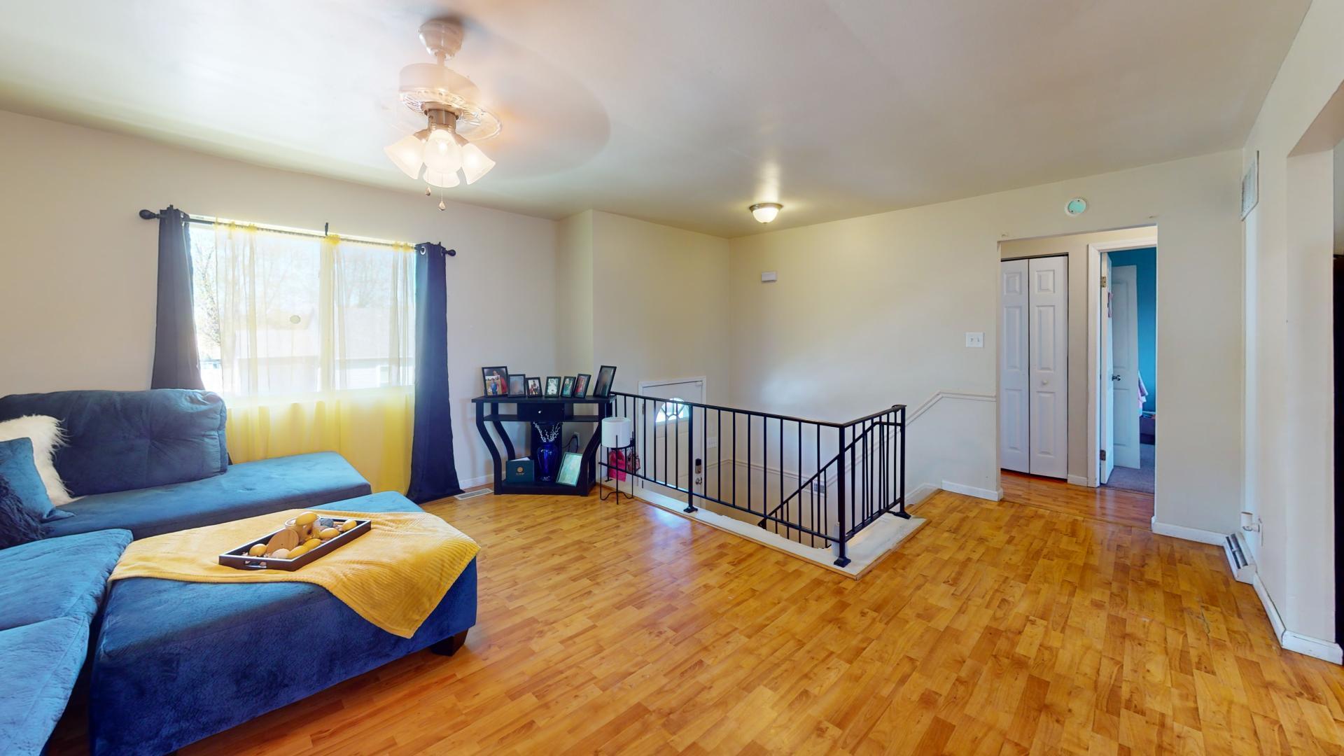 1117 W 59th Place