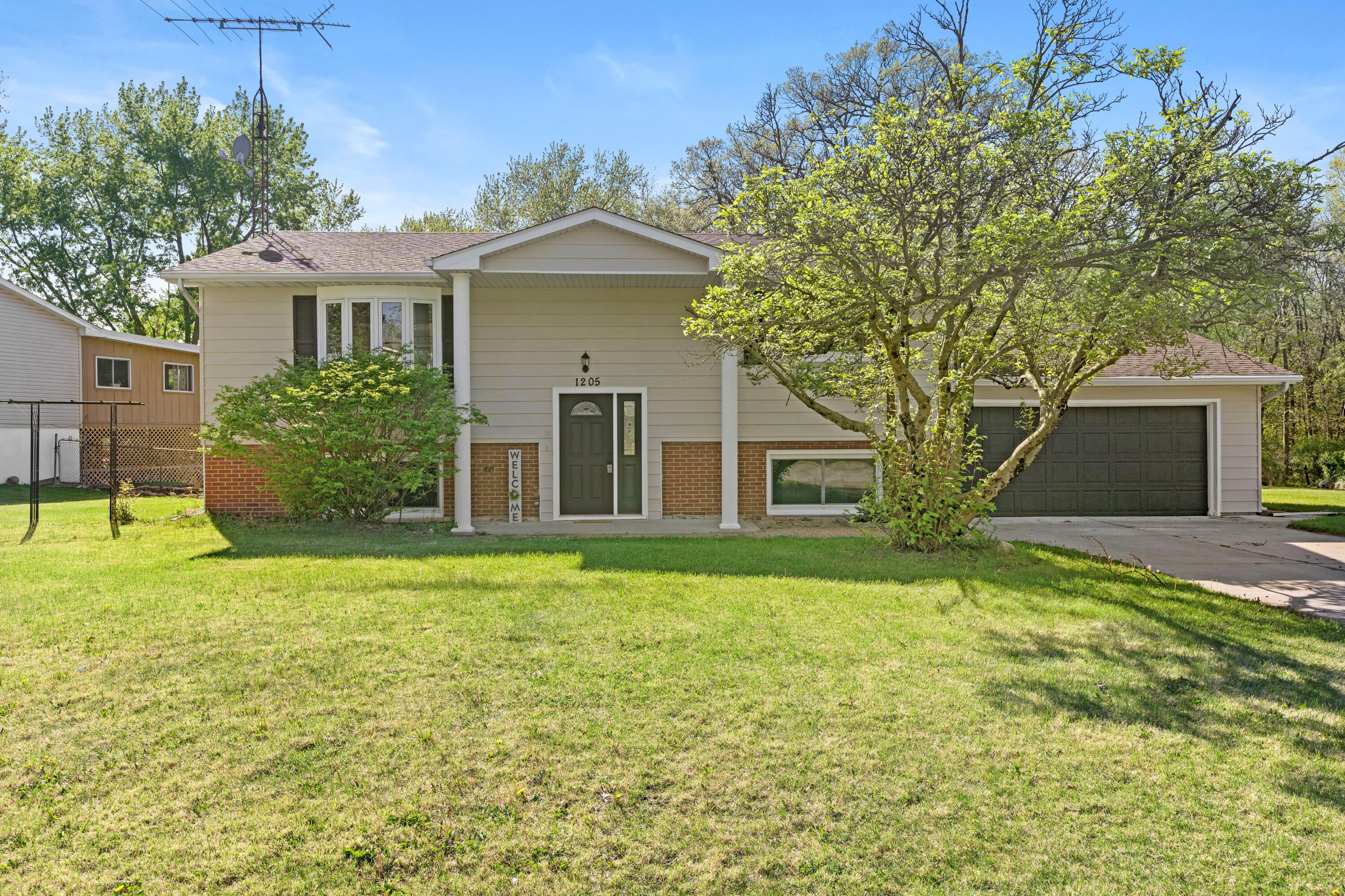 1205 Gatewood Drive