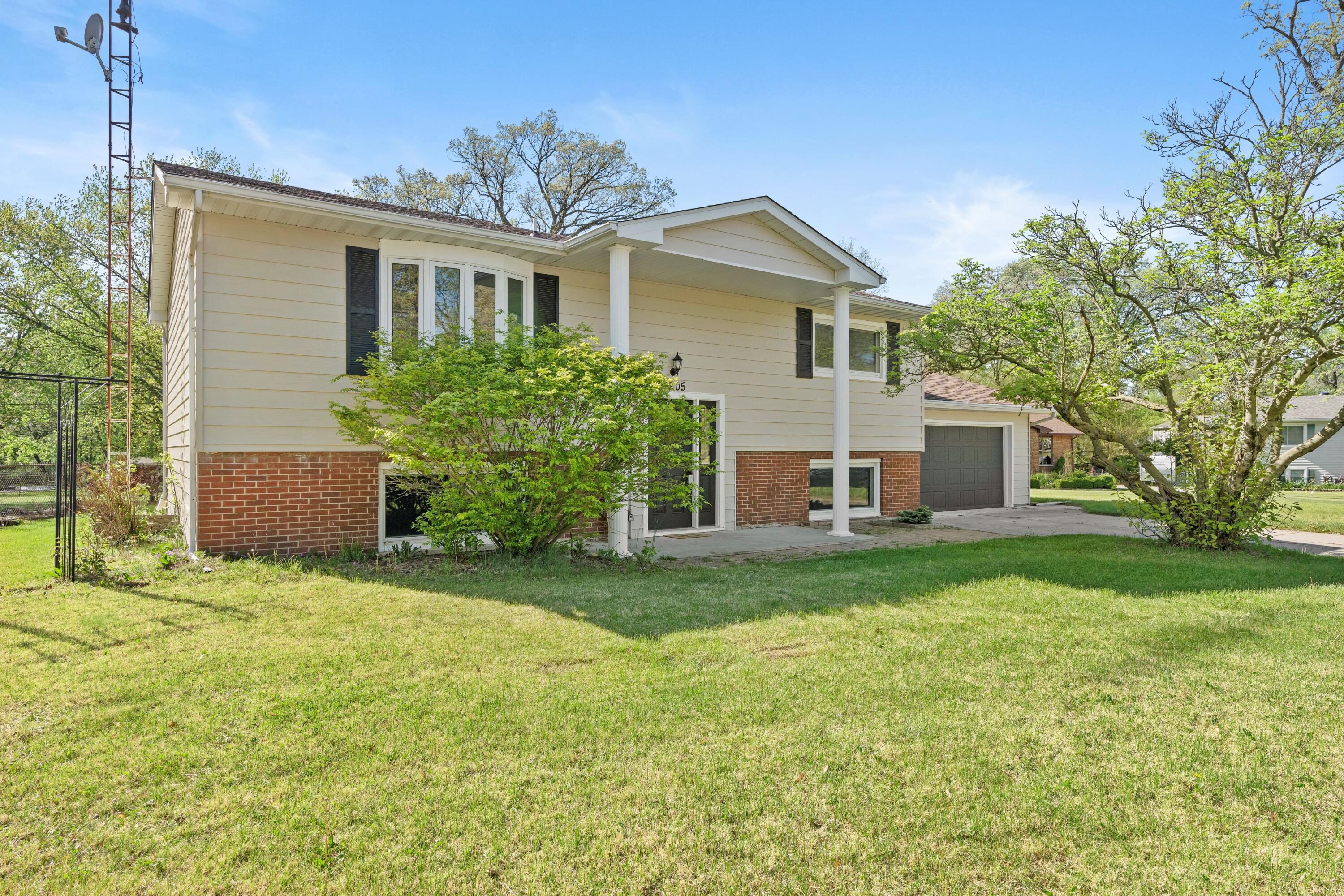 1205 Gatewood Drive