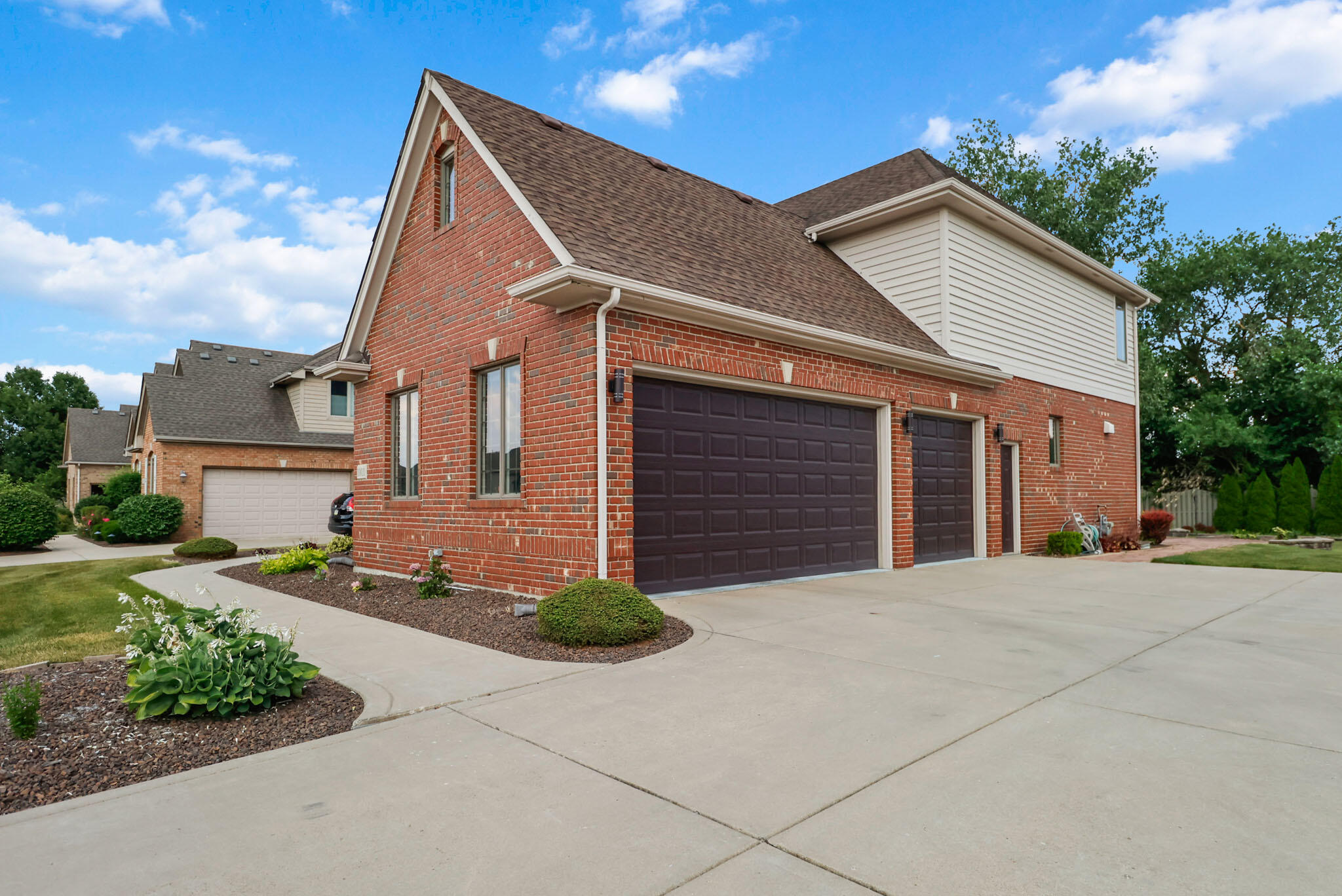 1011 Stonebridge Drive