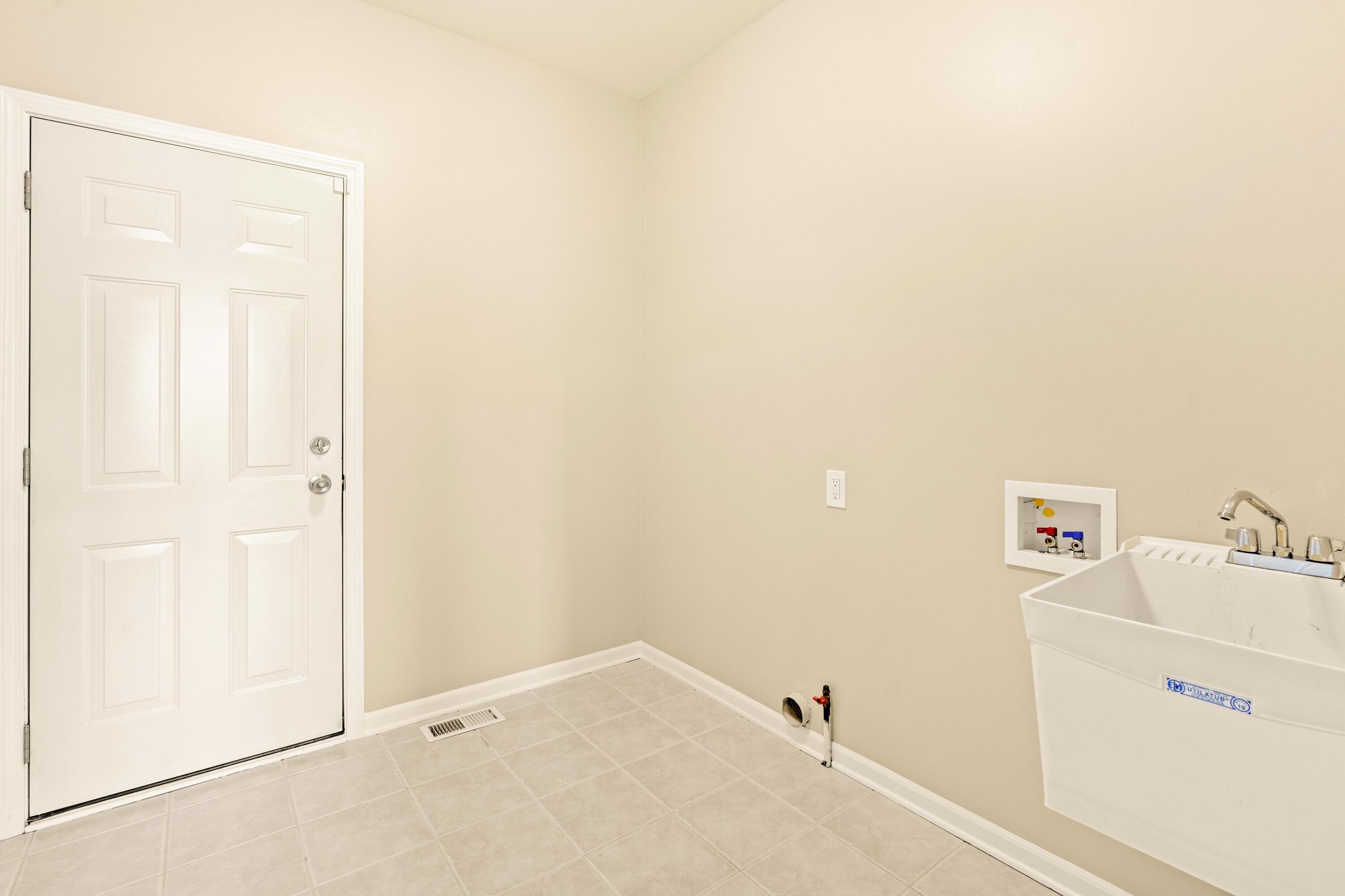1329 Ludington Lane
