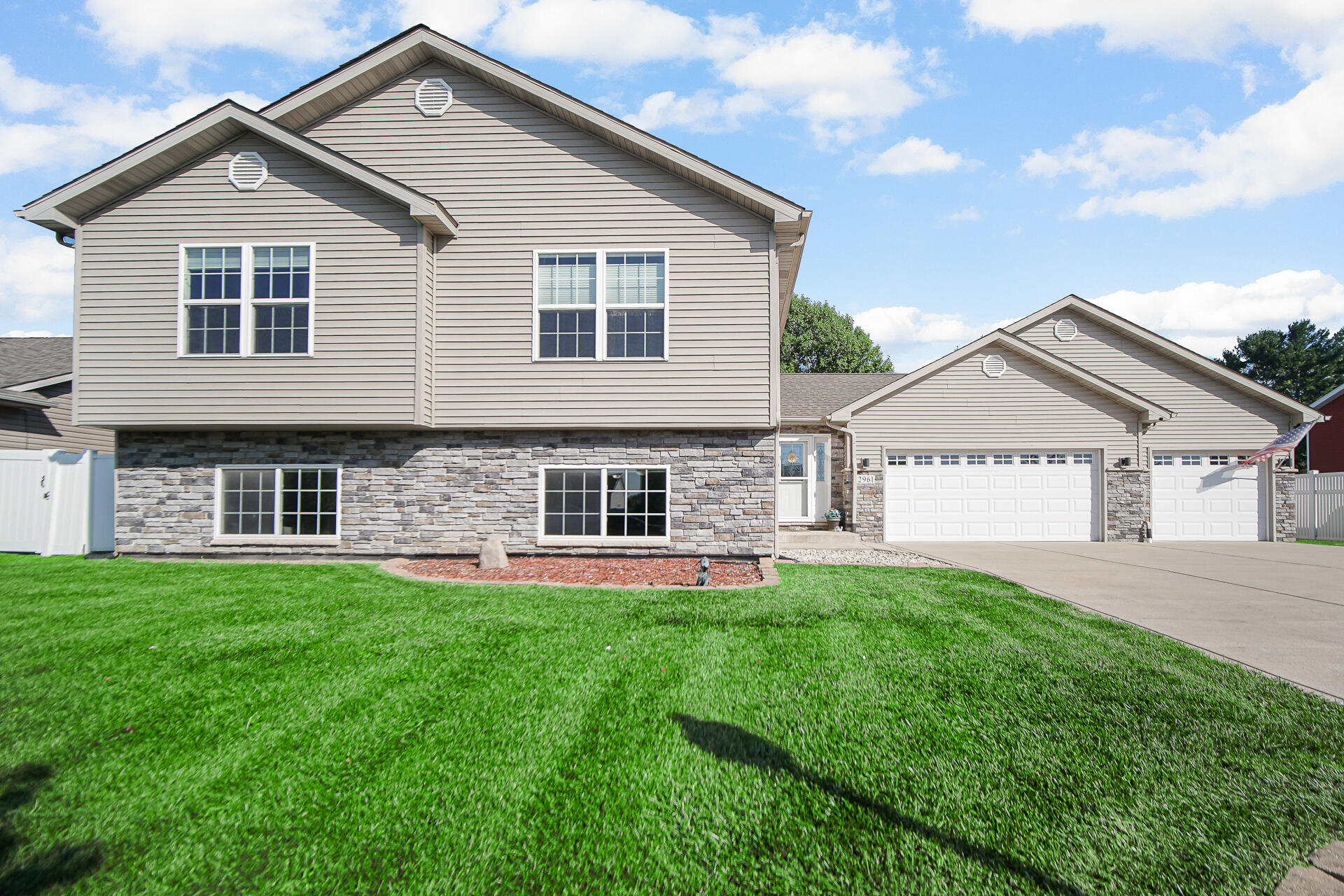 2961 Amanda Drive