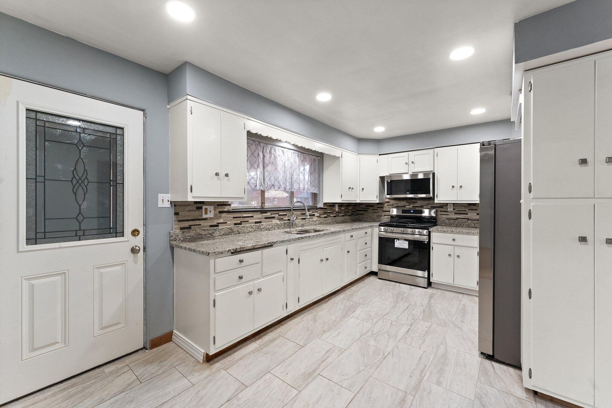 109 W 43rd Avenue