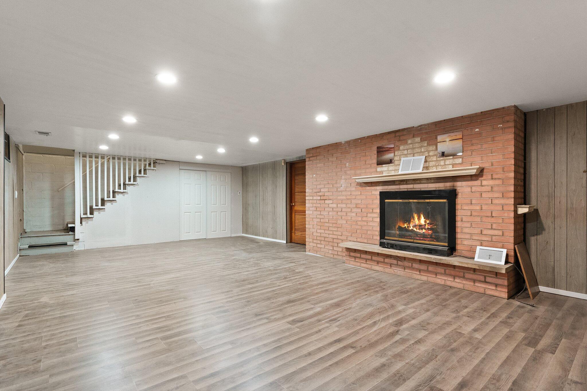109 W 43rd Avenue