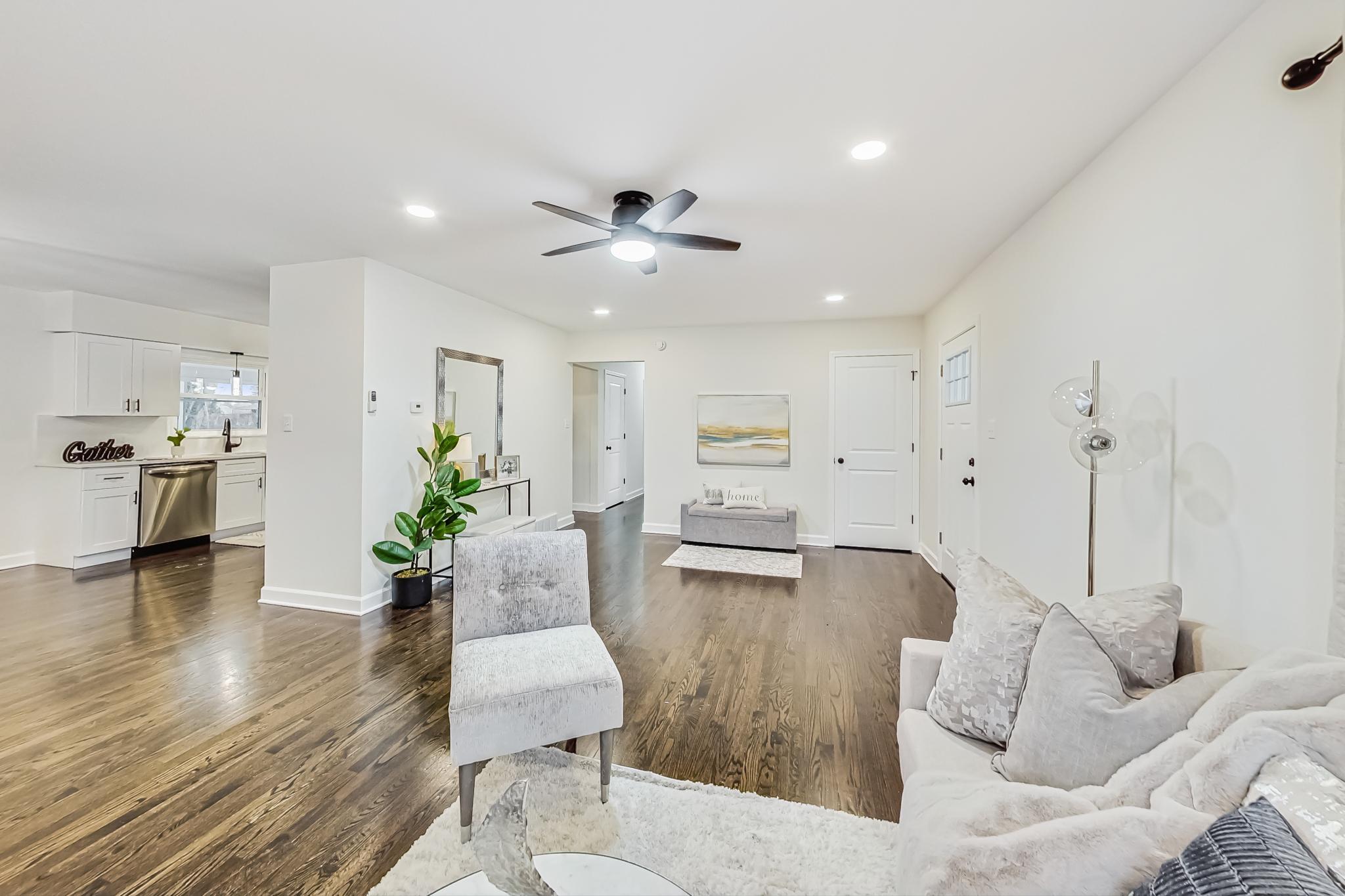 315 W 56th Place