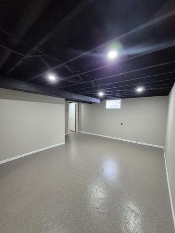 2049 Monroe Lane