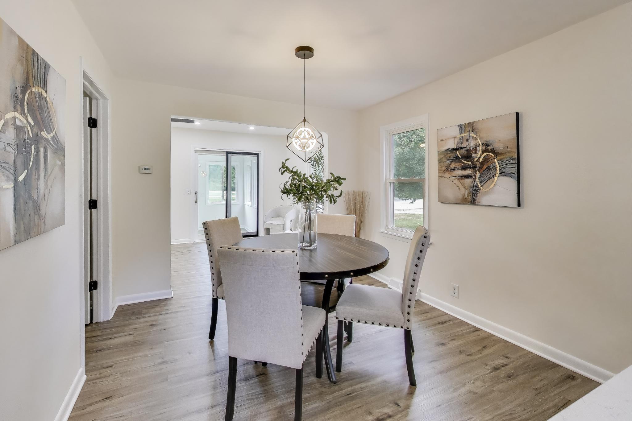 102 S Karwick Road