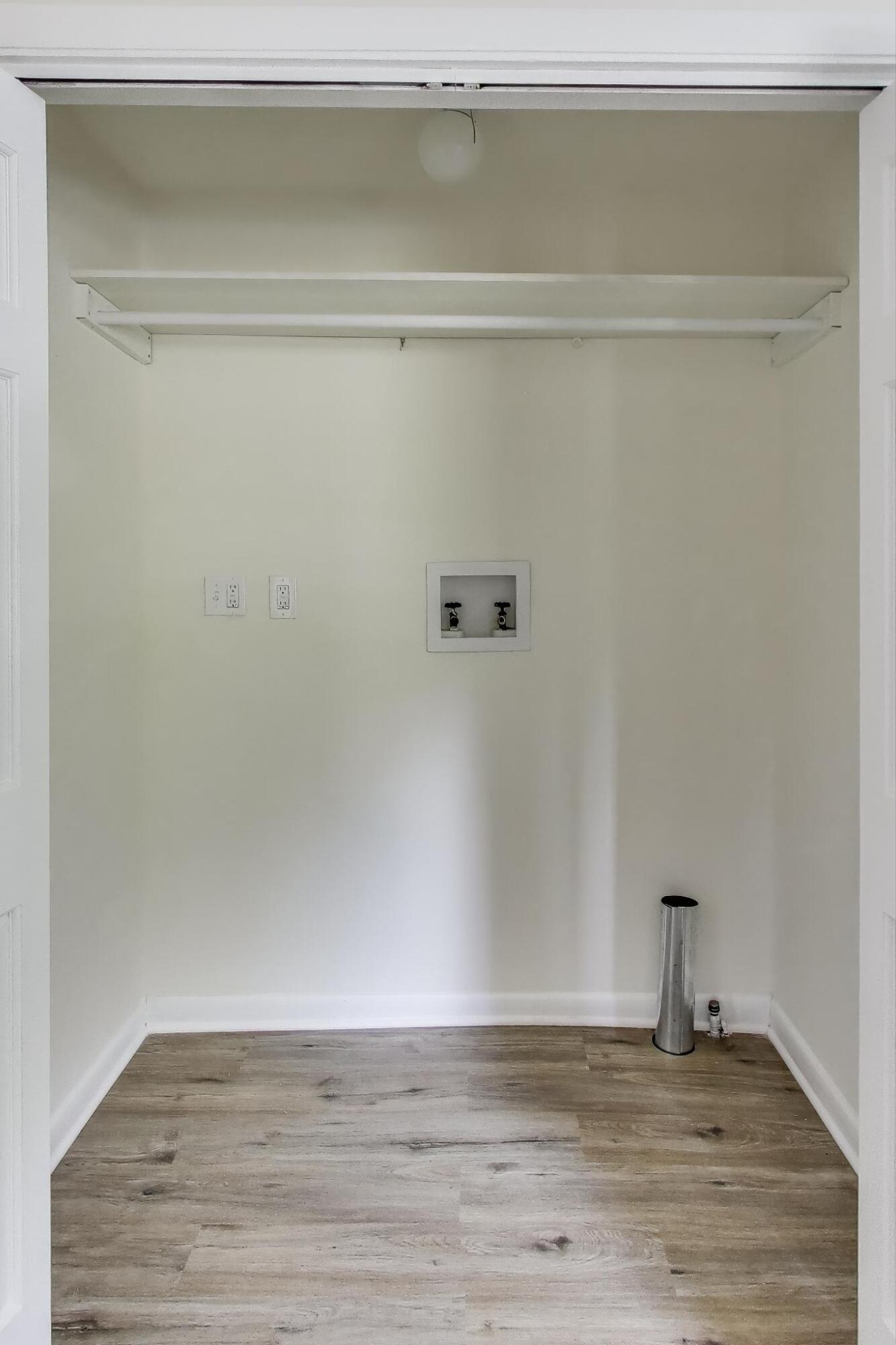 102 S Karwick Road