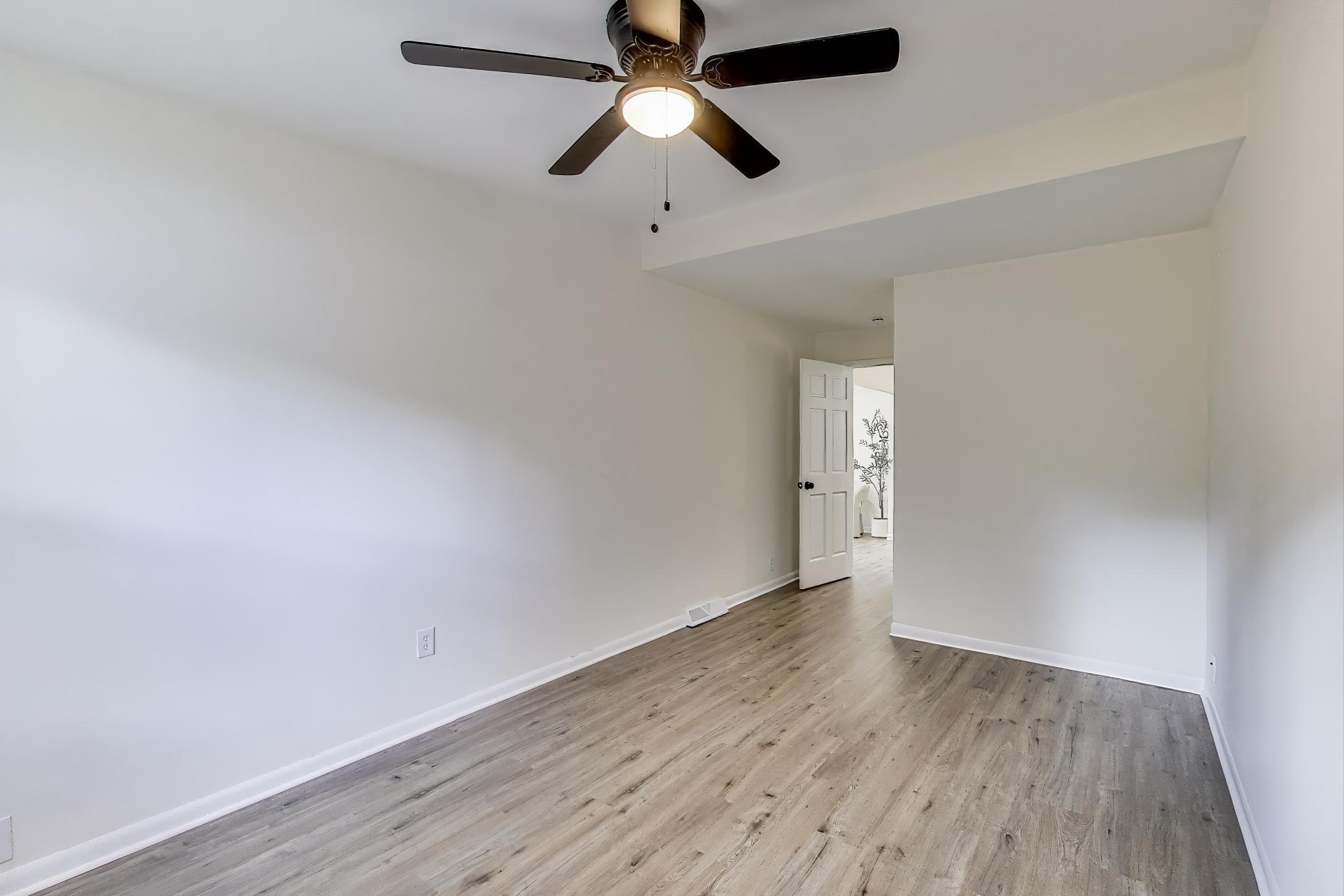 102 S Karwick Road