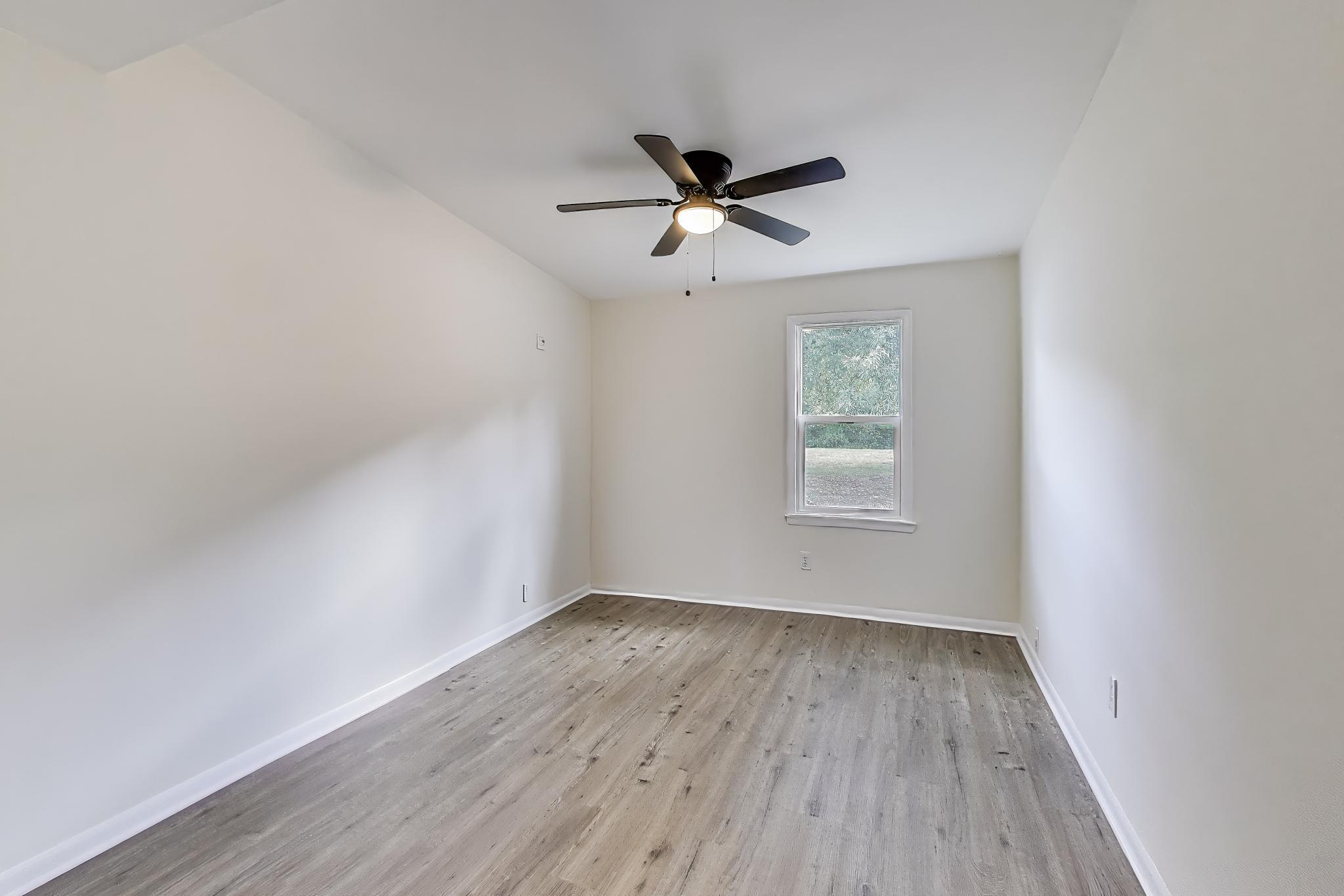 102 S Karwick Road