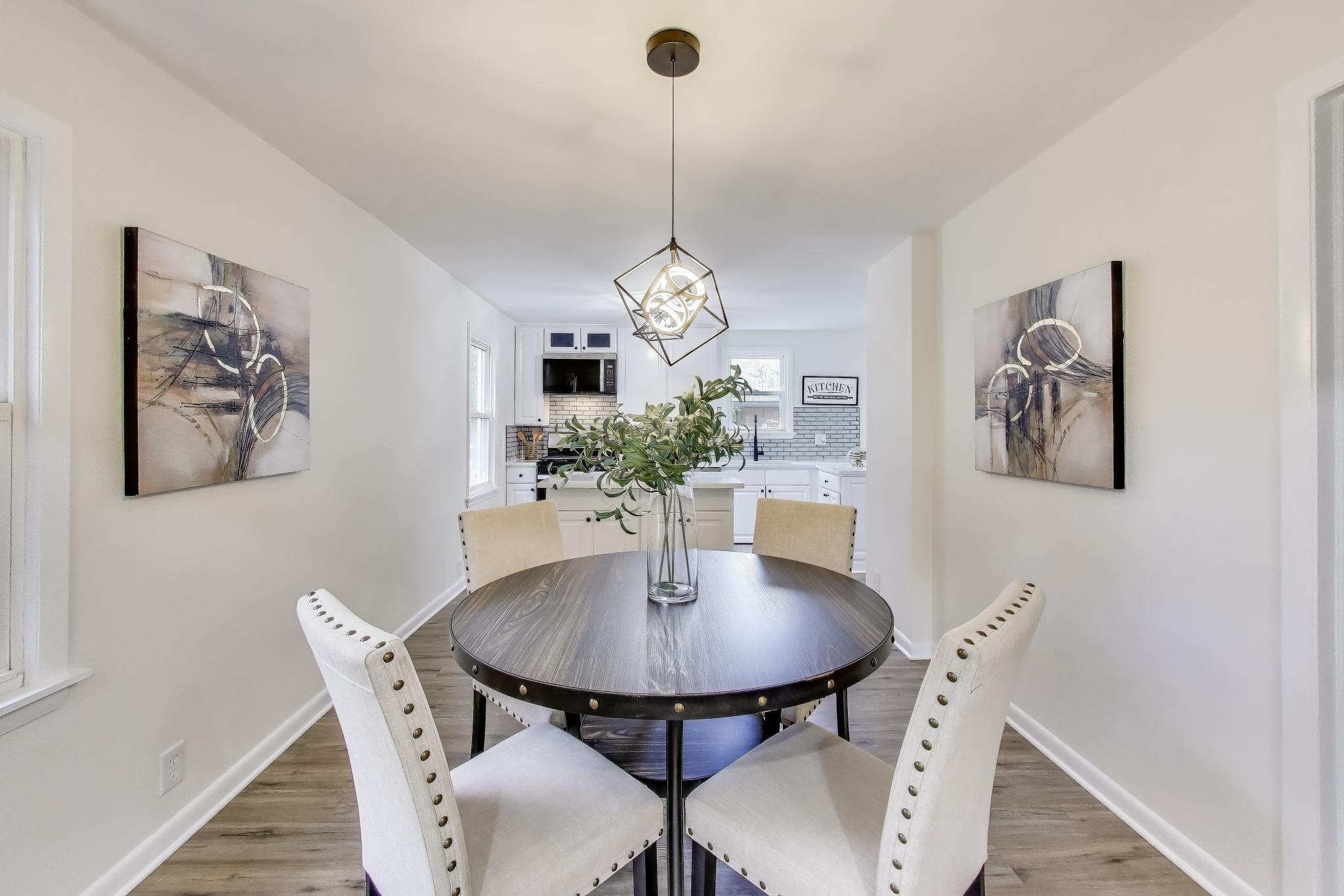 102 S Karwick Road