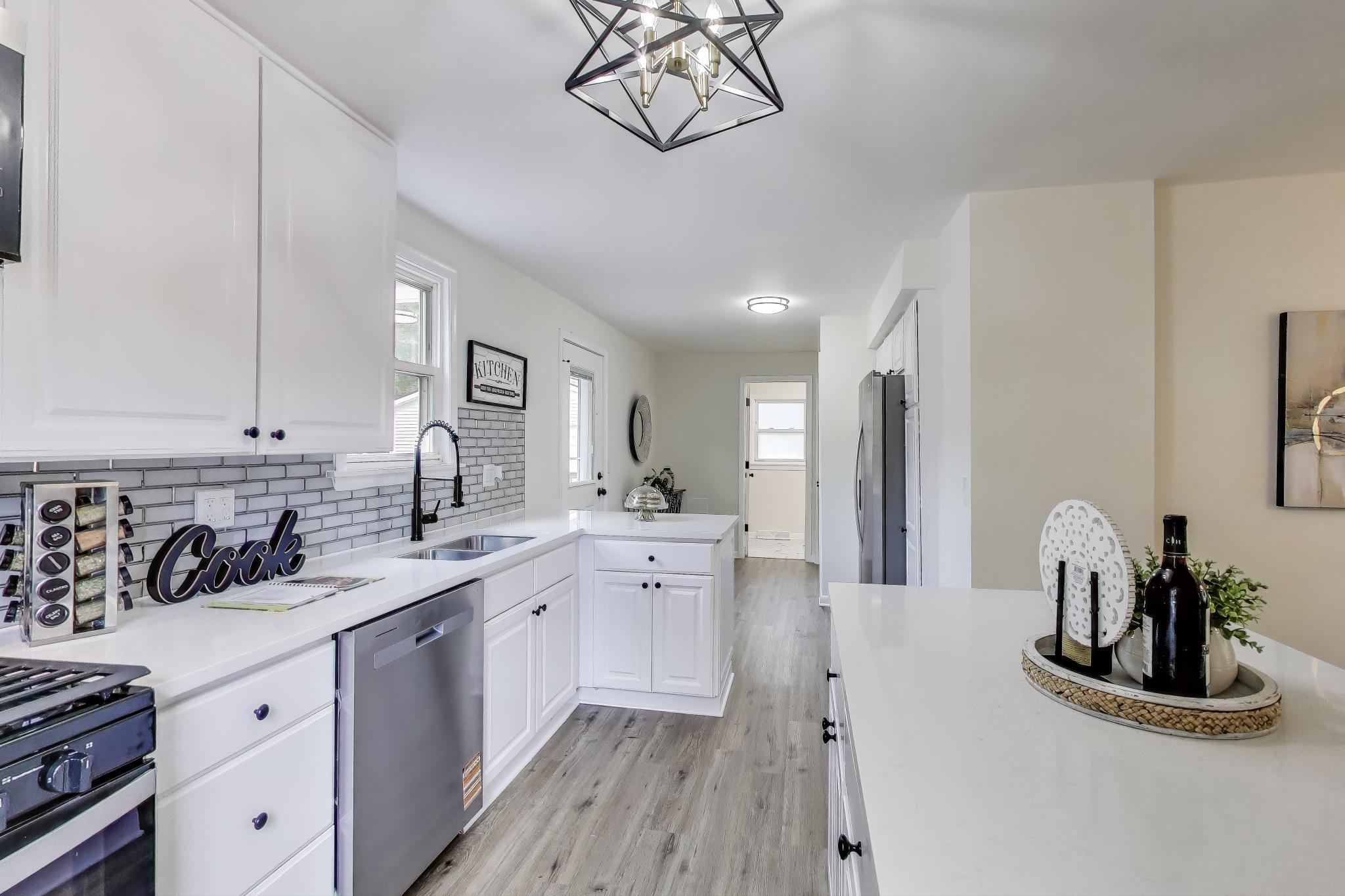 102 S Karwick Road