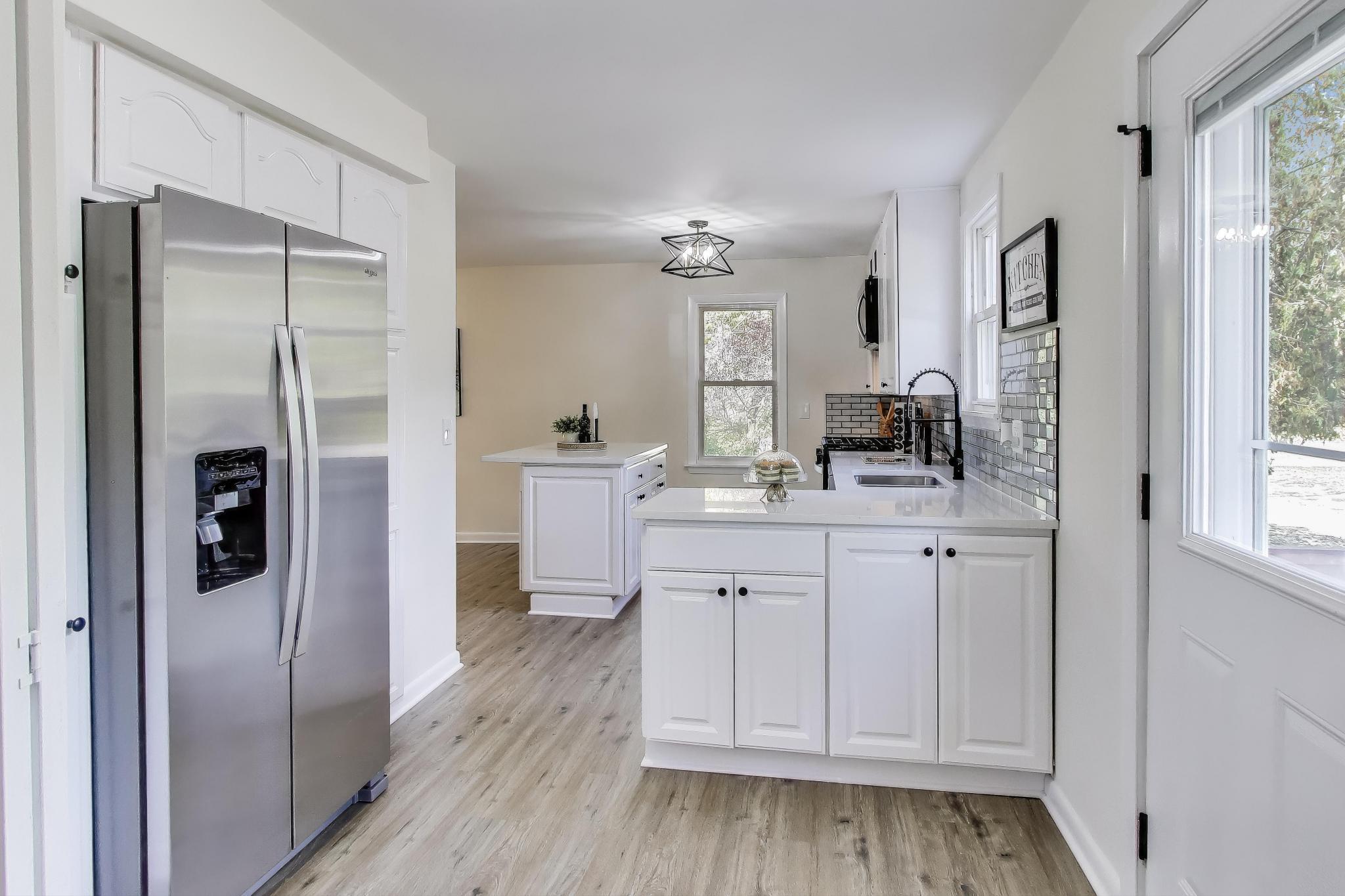 102 S Karwick Road